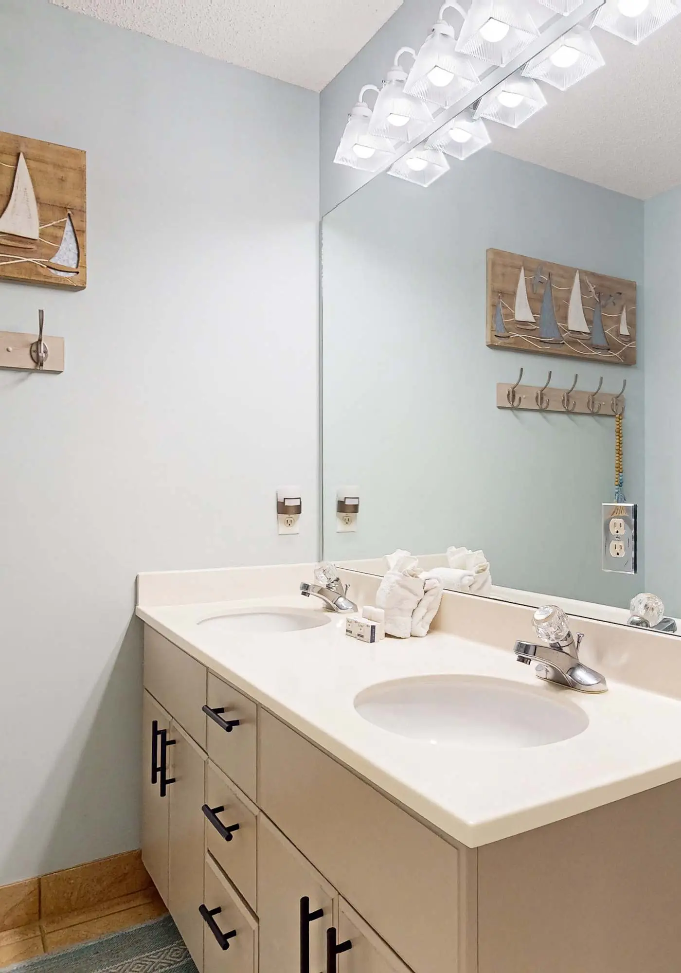Resort Condo Near Beach w/ Pools & Hot Tub