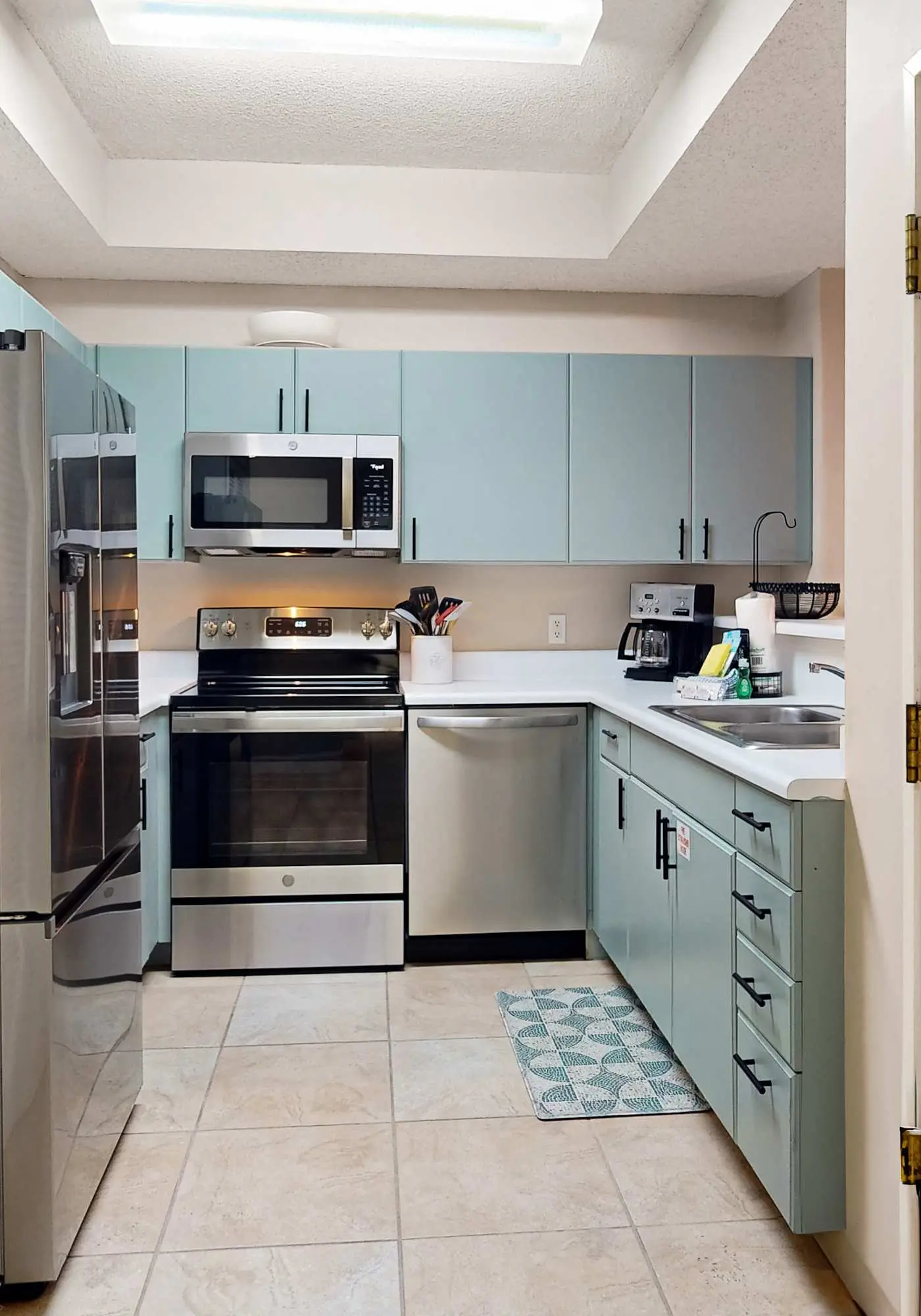 Resort Condo Near Beach w/ Pools & Hot Tub