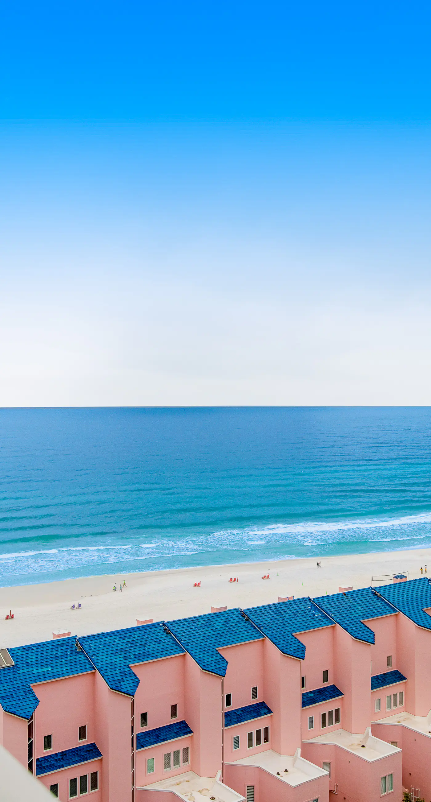 11th-Floor Gulf-Front Condo with Pools