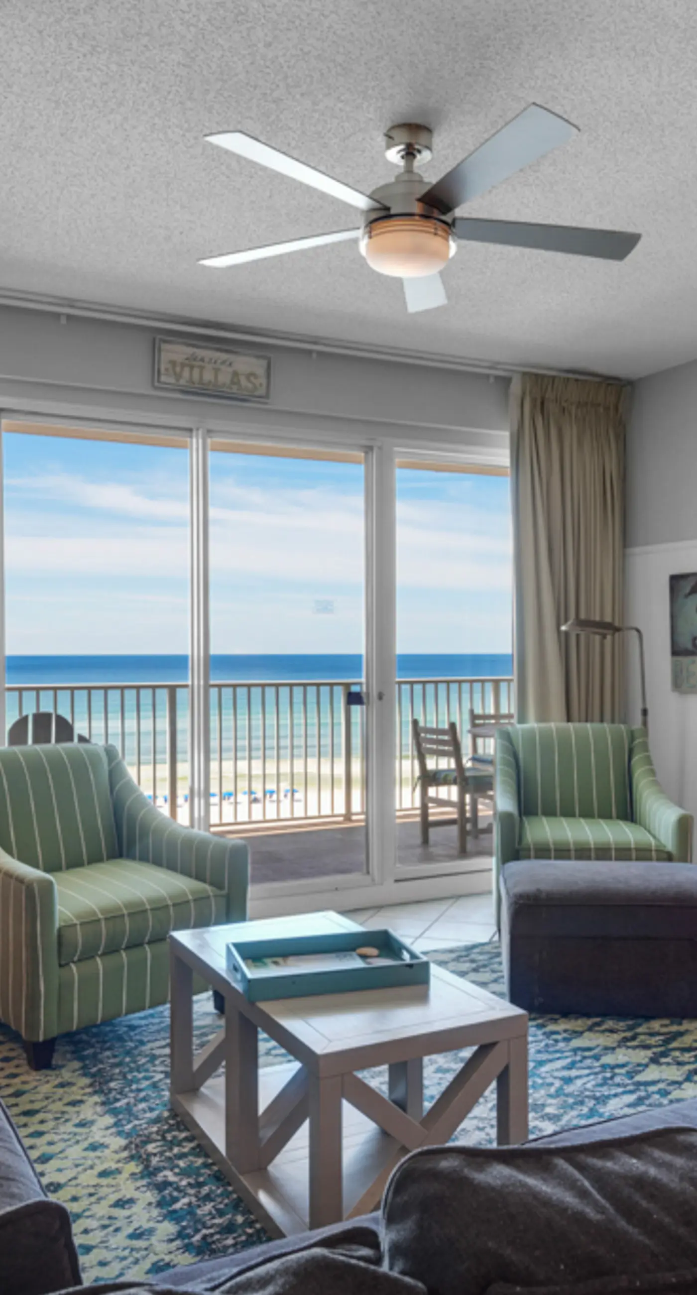 Beachfront condo with Gulf views & pool access