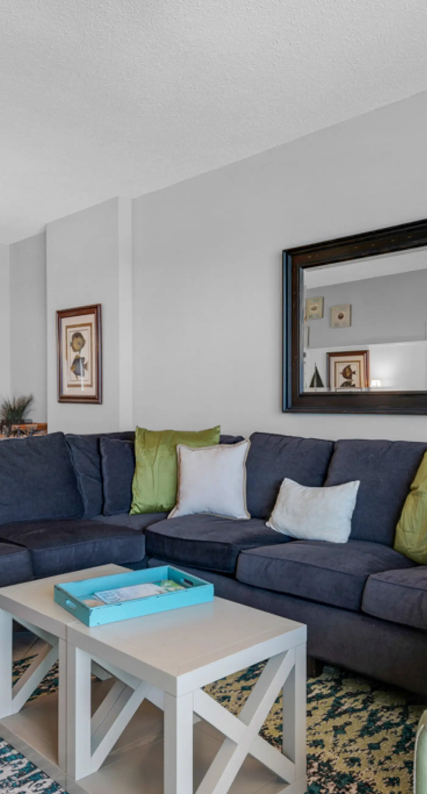 Beachfront condo with Gulf views & pool access