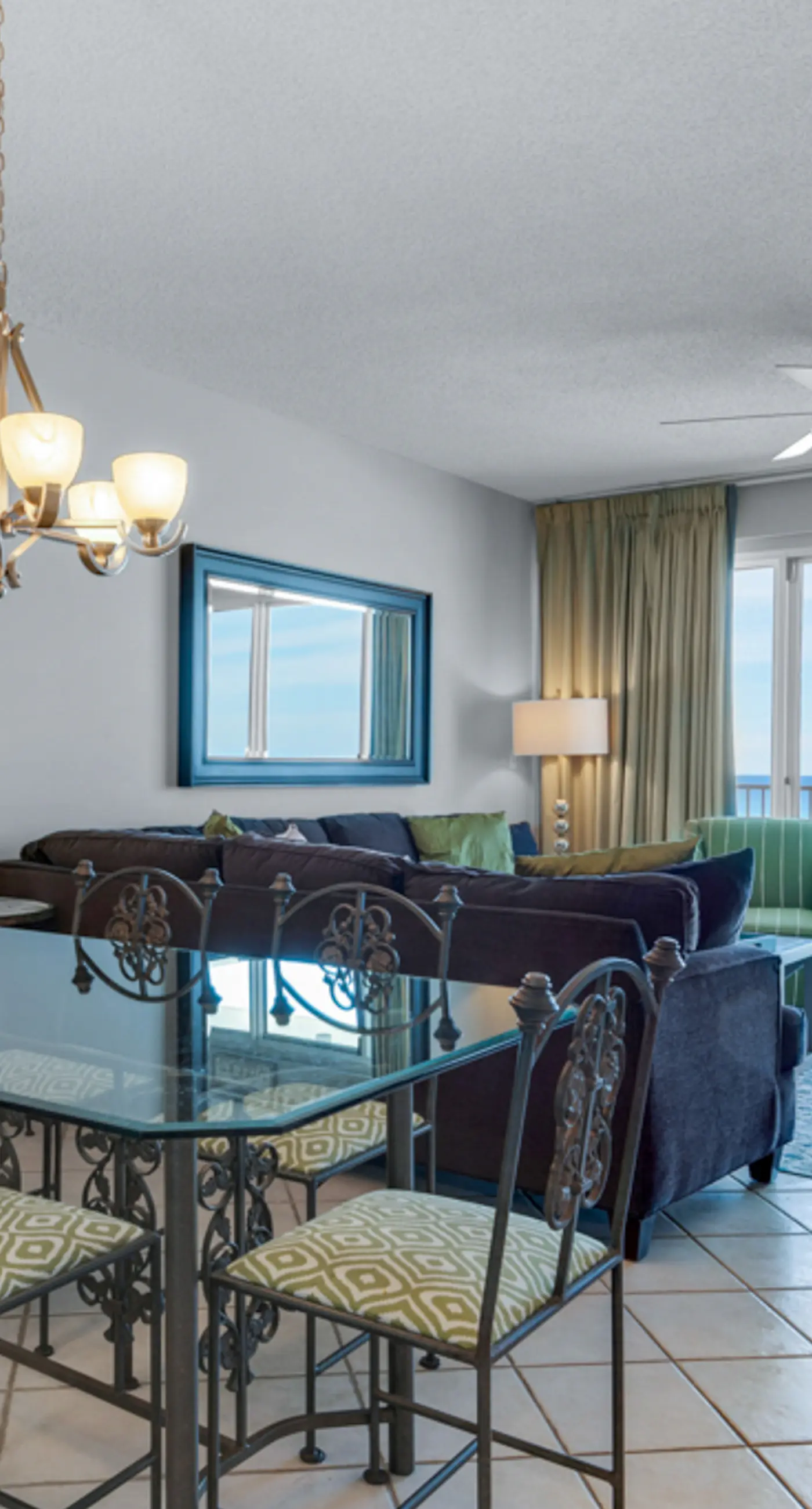 Beachfront condo with Gulf views & pool access