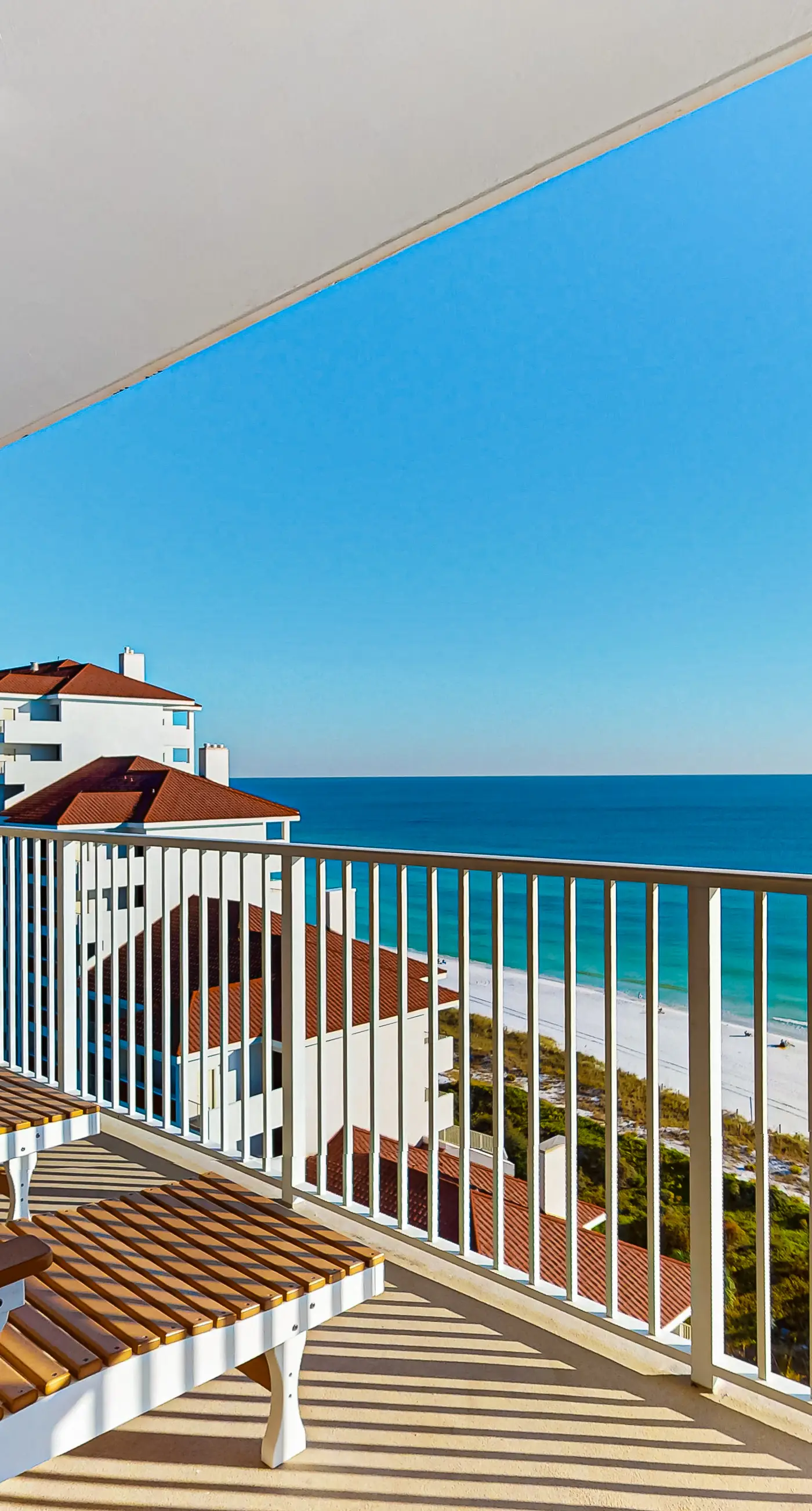 2BR Gulf-front condo, stunning views