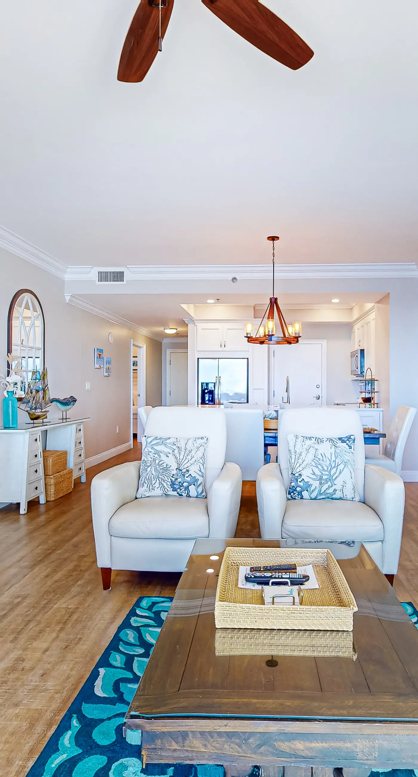 2BR Gulf-front condo, stunning views