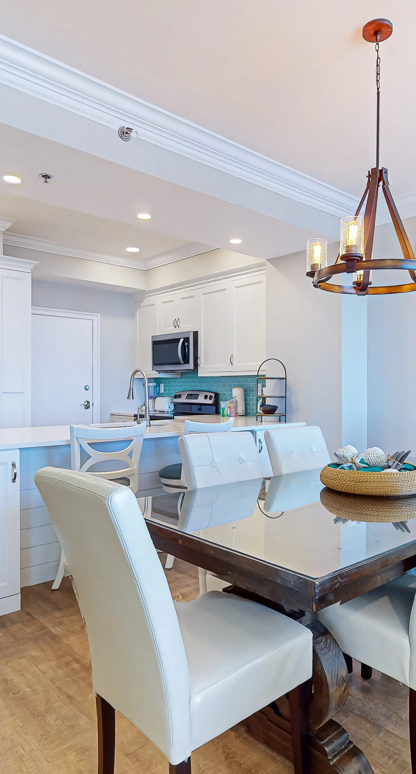 2BR Gulf-front condo, stunning views