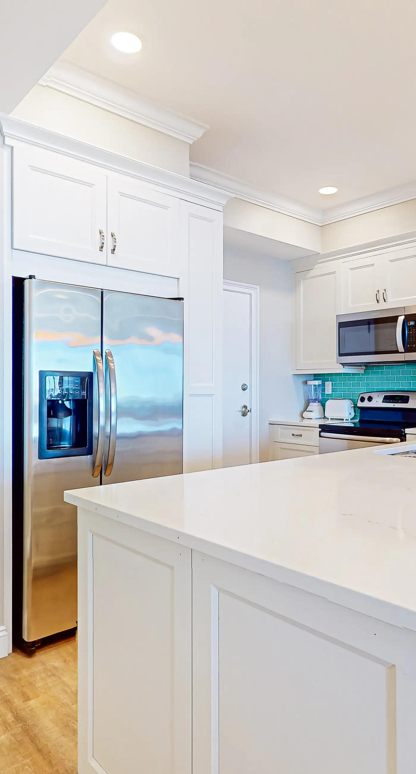 2BR Gulf-front condo, stunning views