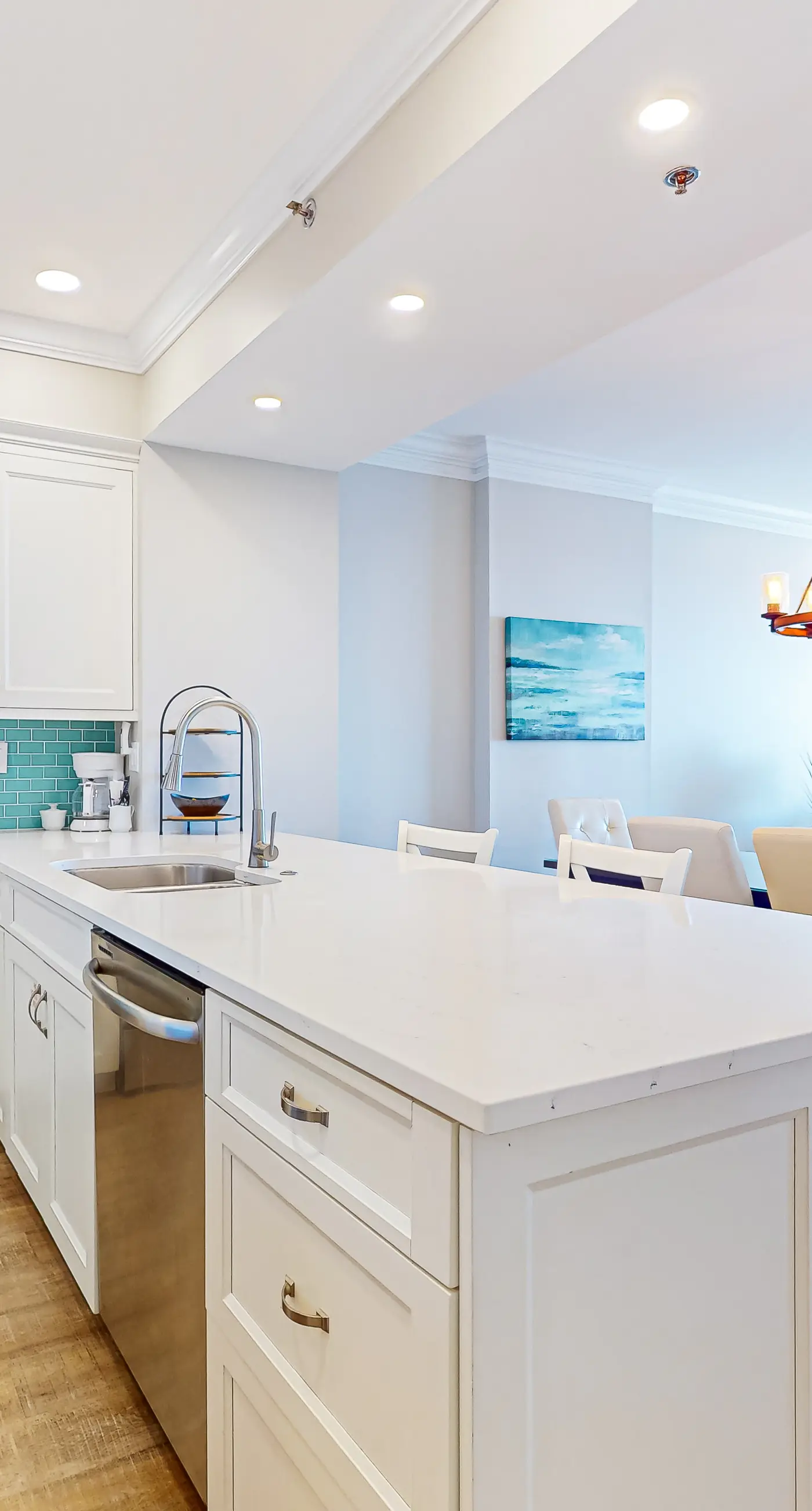 2BR Gulf-front condo, stunning views