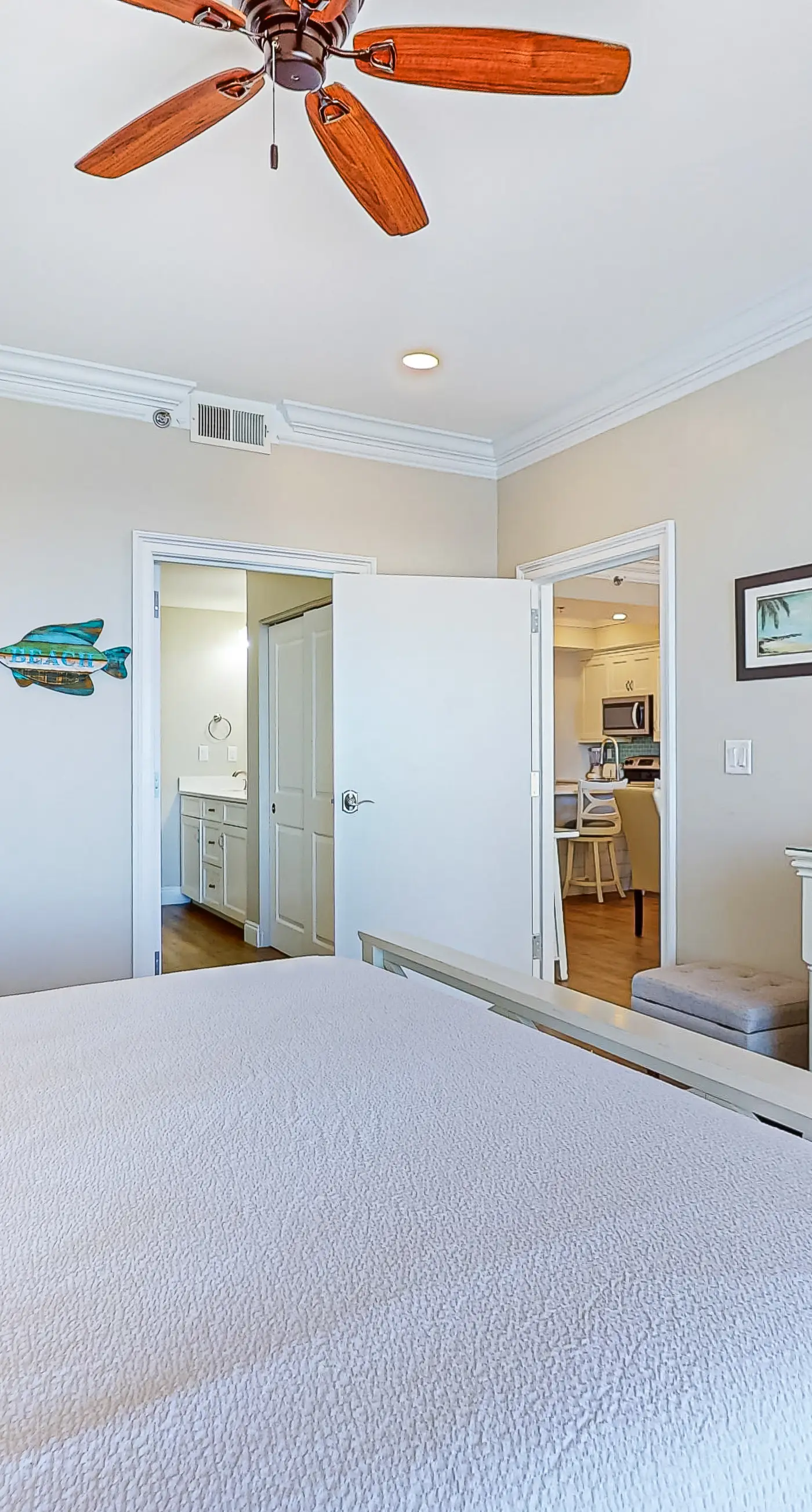 2BR Gulf-front condo, stunning views