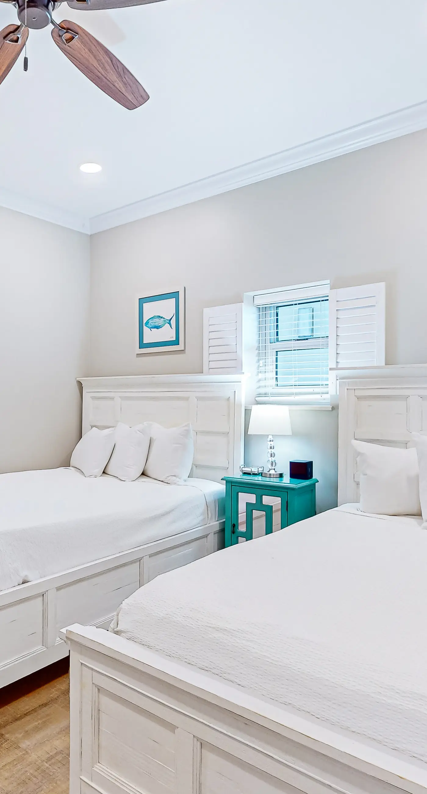 2BR Gulf-front condo, stunning views