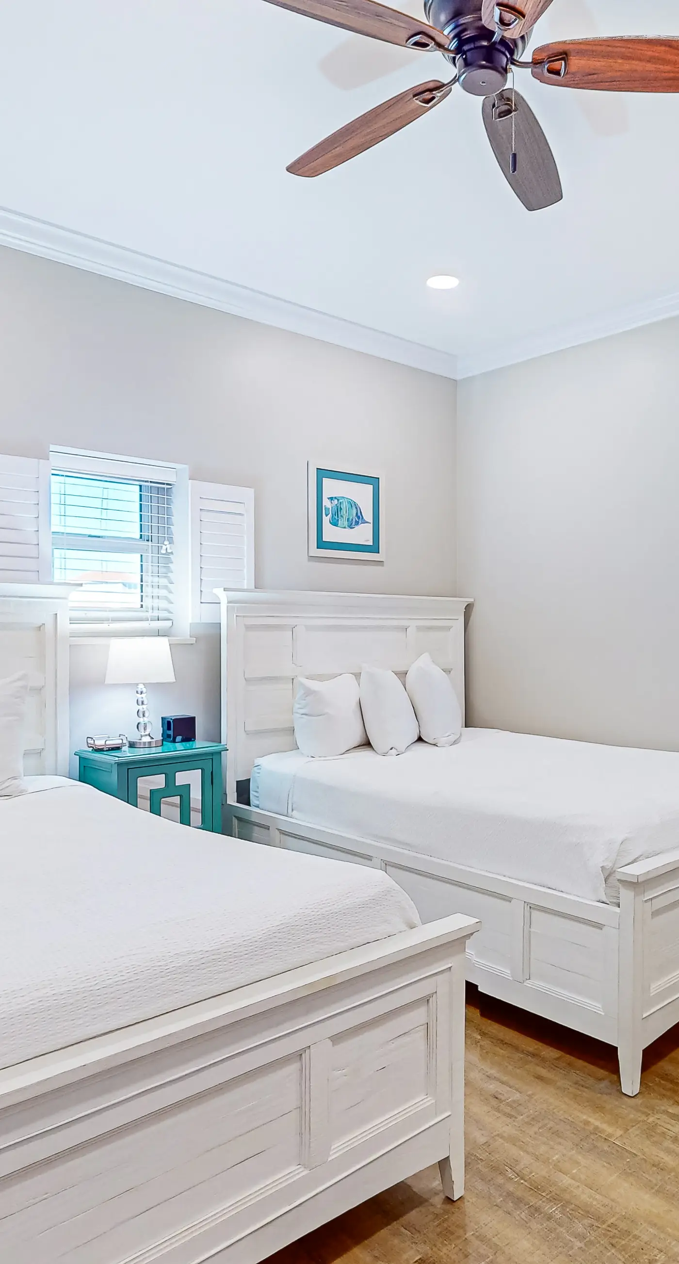 2BR Gulf-front condo, stunning views