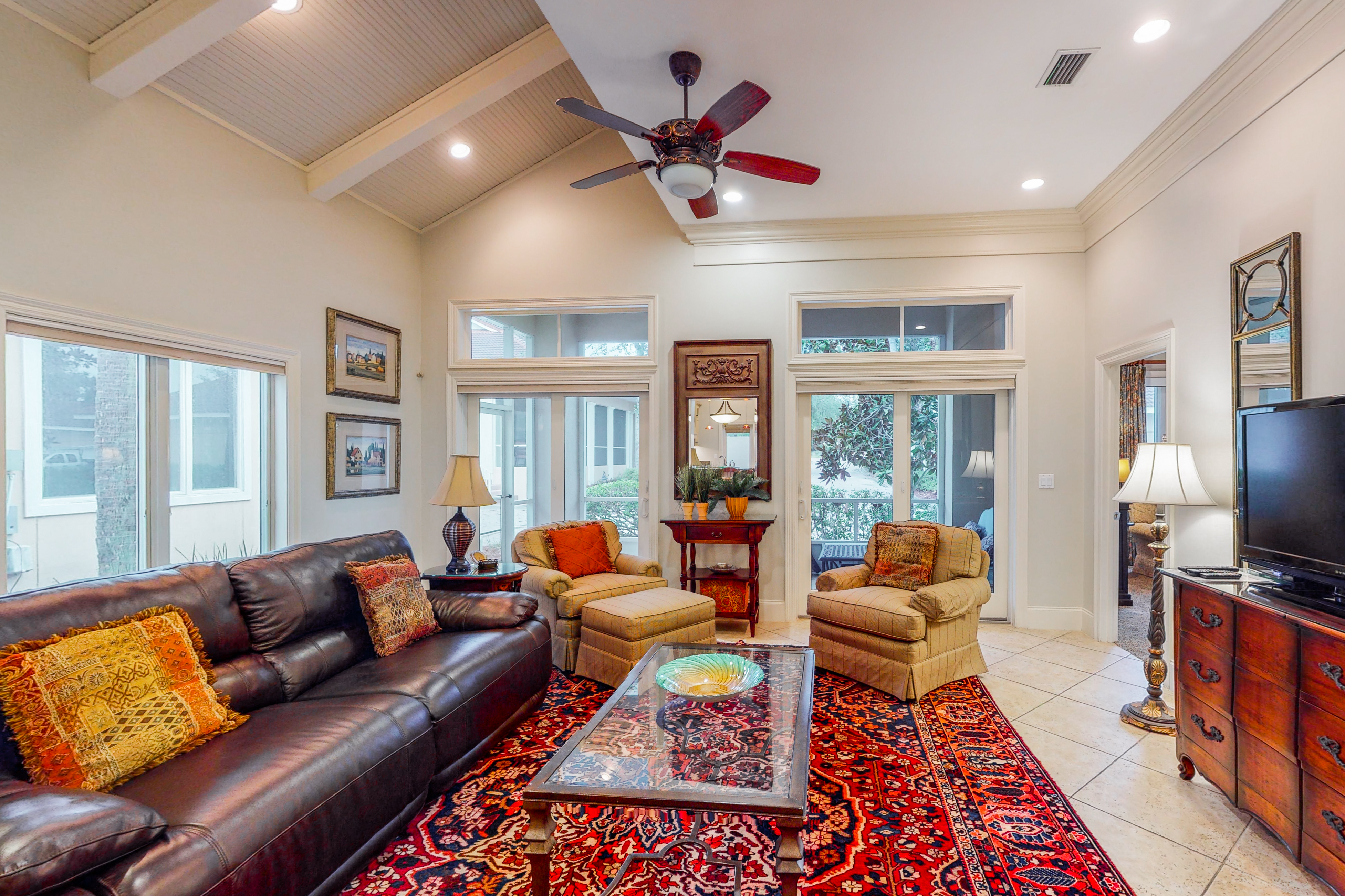 Villa Near Beach with Pool Hot Tub and Sauna