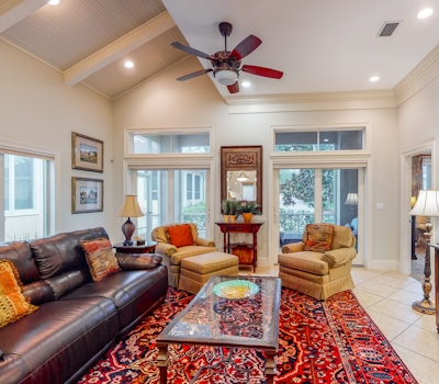 Villa Near Beach with Pool Hot Tub and Sauna