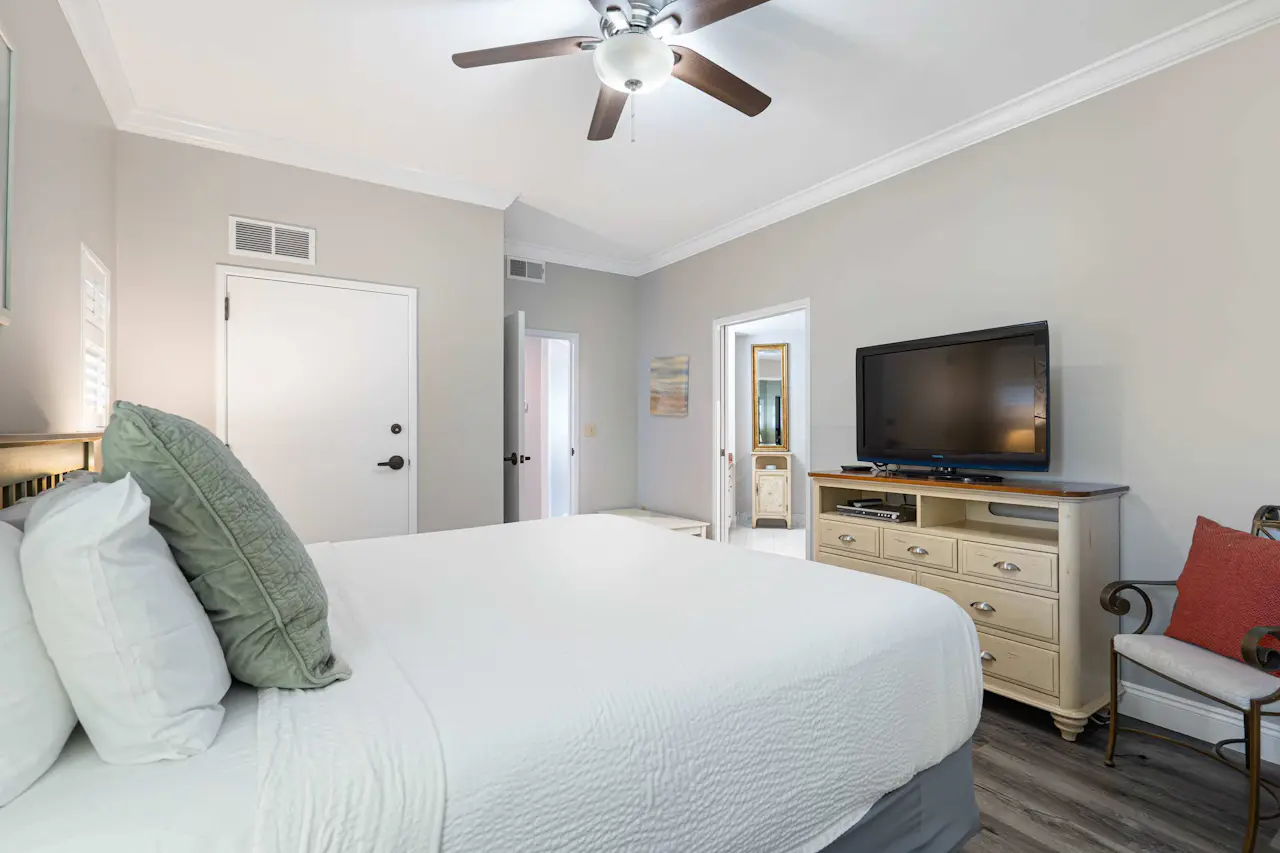 Exclusive 2BR Oceanfront w/ Private Balcony - Vacasa