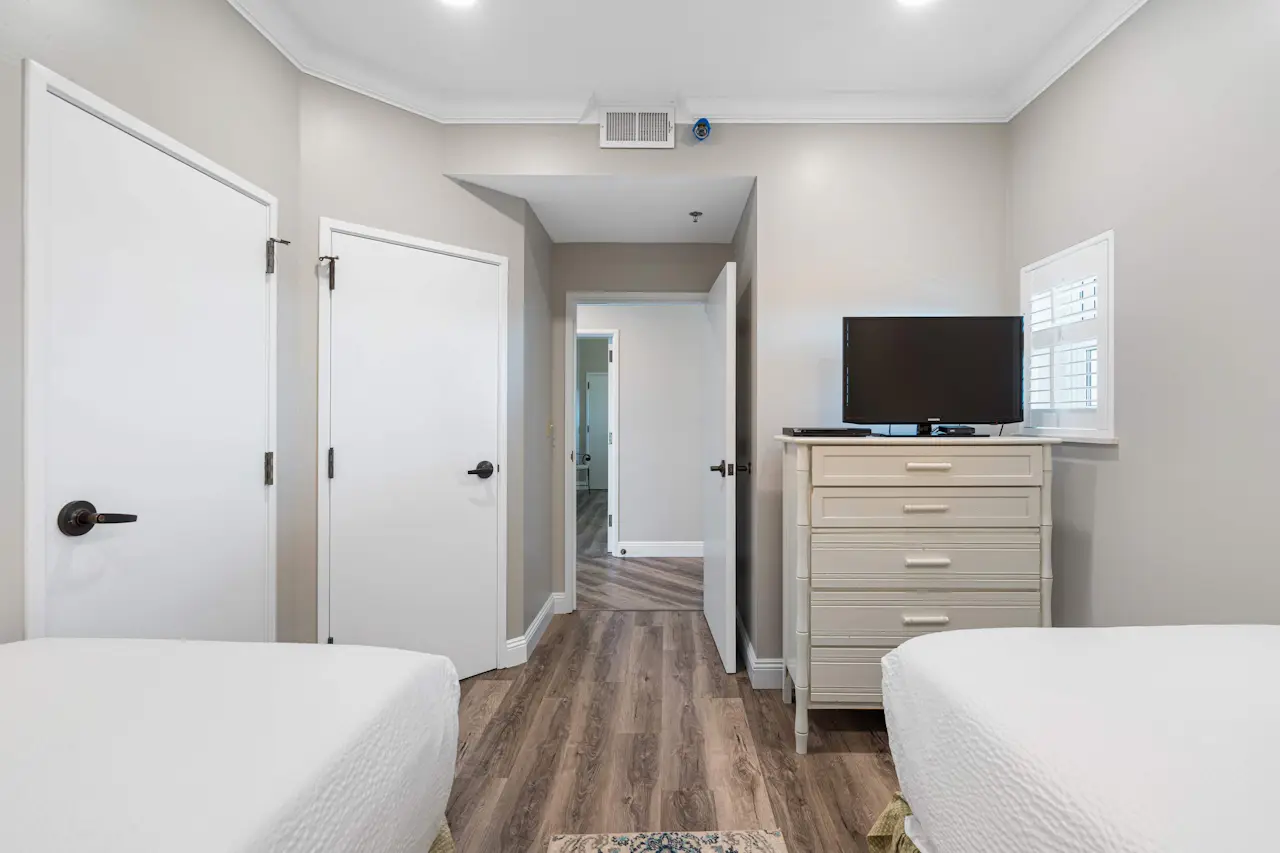 Exclusive 2BR Oceanfront w/ Private Balcony - Vacasa
