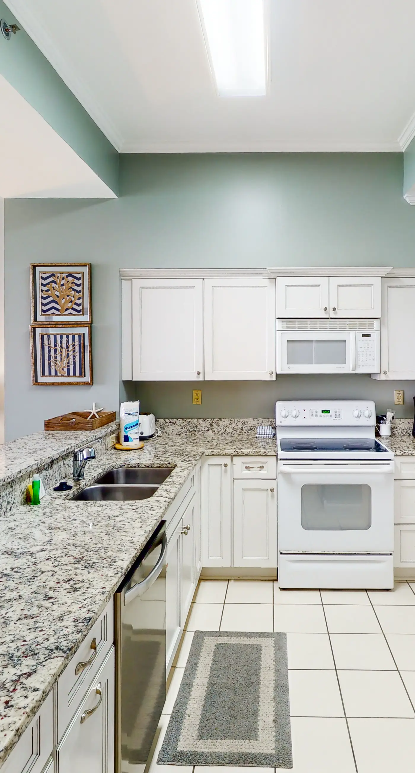 Gulf-Front Condo with Pools and Gym