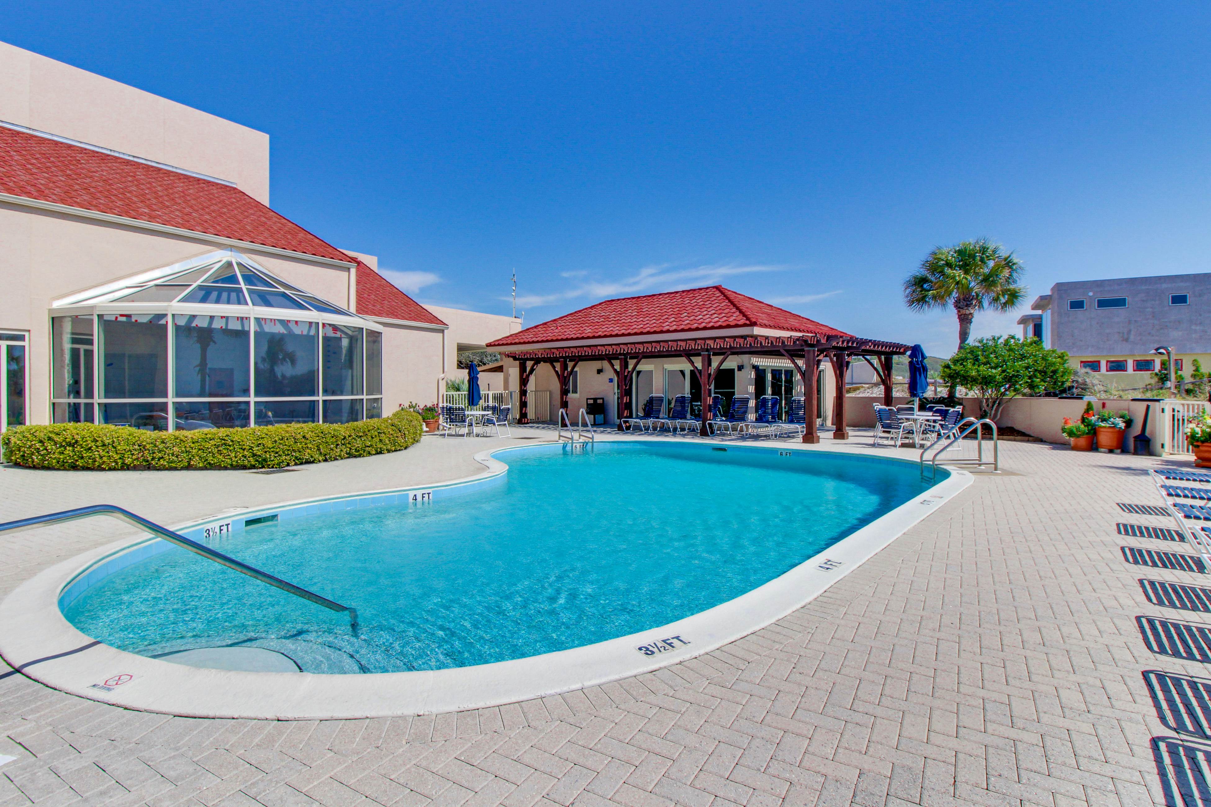 Gulf-Front Condo with Pools Hot Tubs and Gym