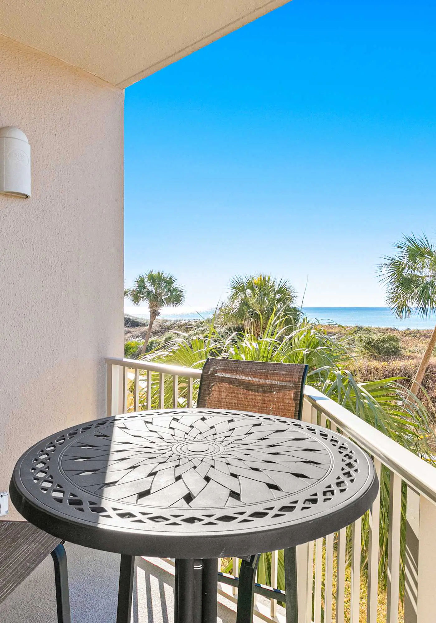 2BR Gulf View Condo, Steps to Beach