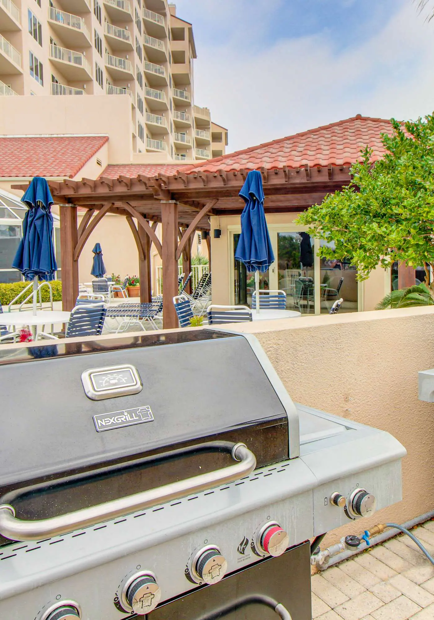 2BR Gulf View Condo, Steps to Beach