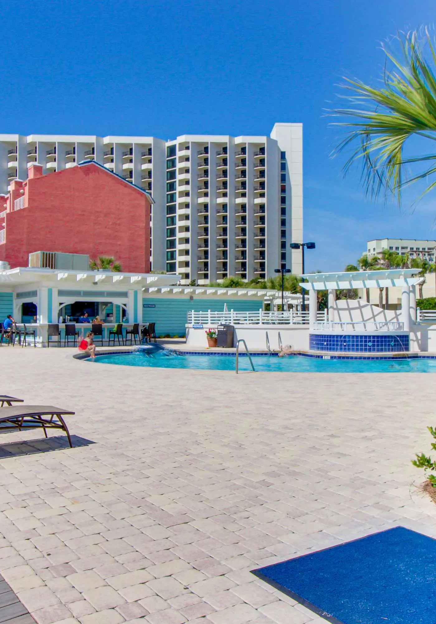 2BR Gulf View Condo, Steps to Beach