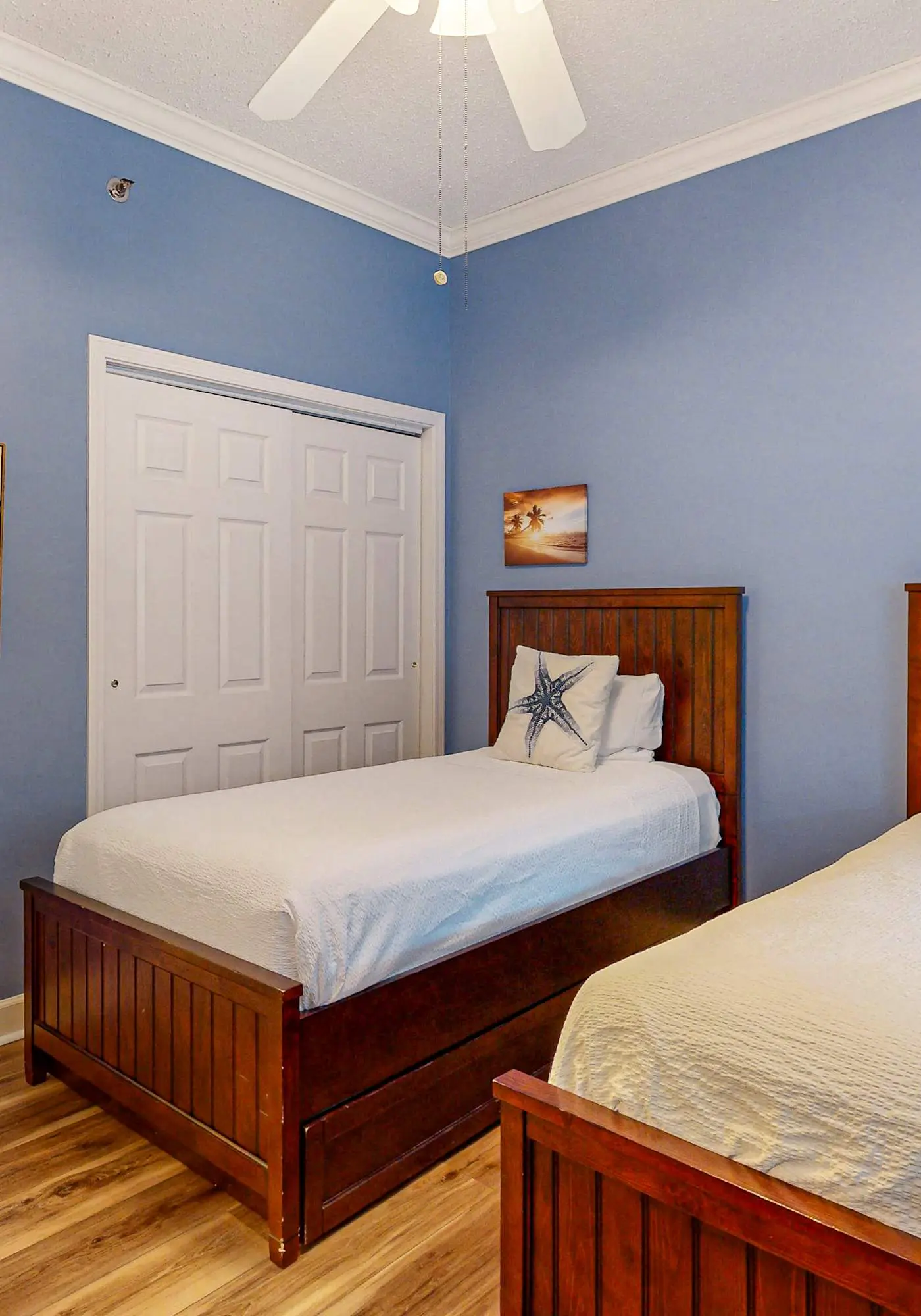 2BR Gulf View Condo, Steps to Beach