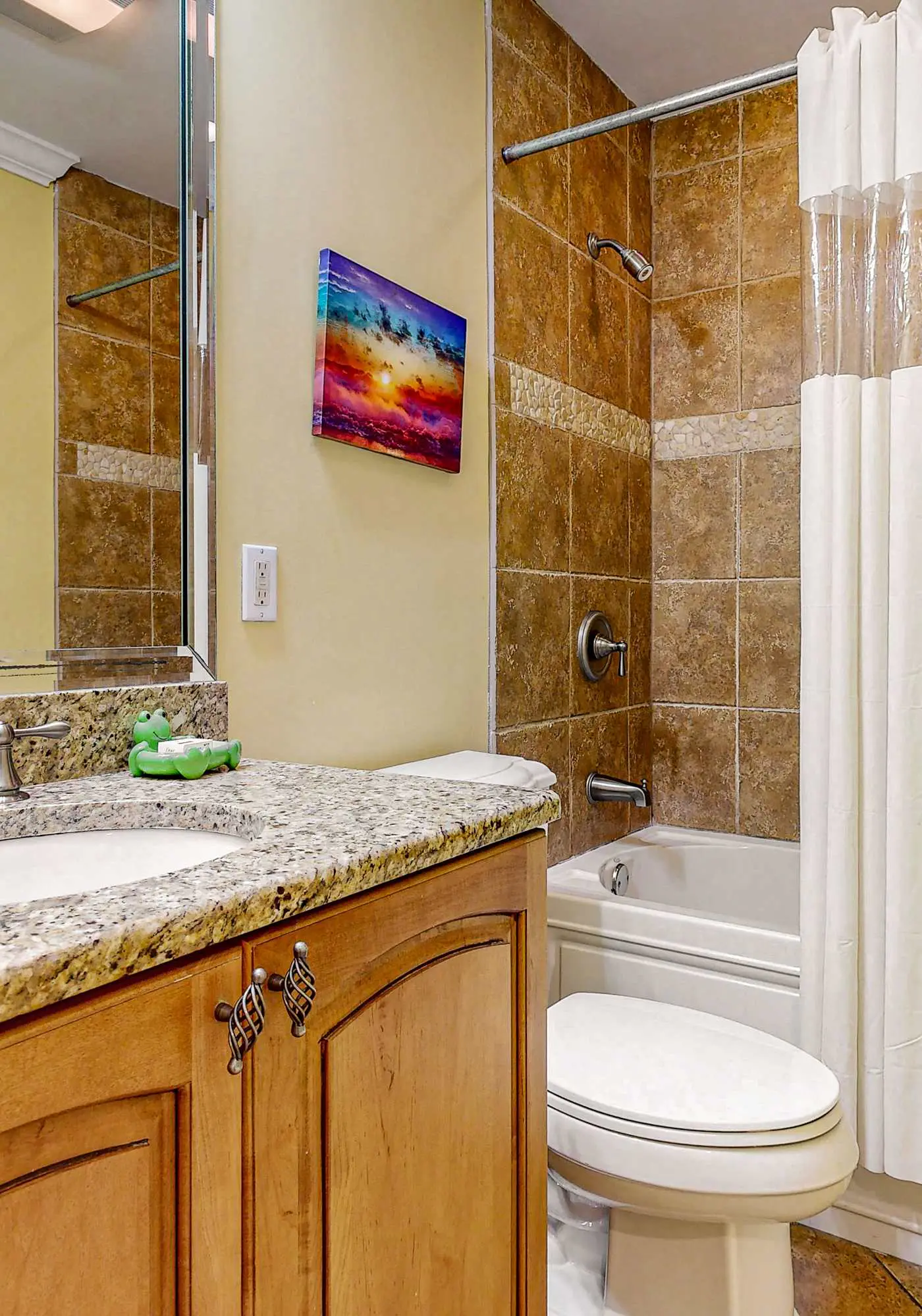 2BR Gulf View Condo, Steps to Beach