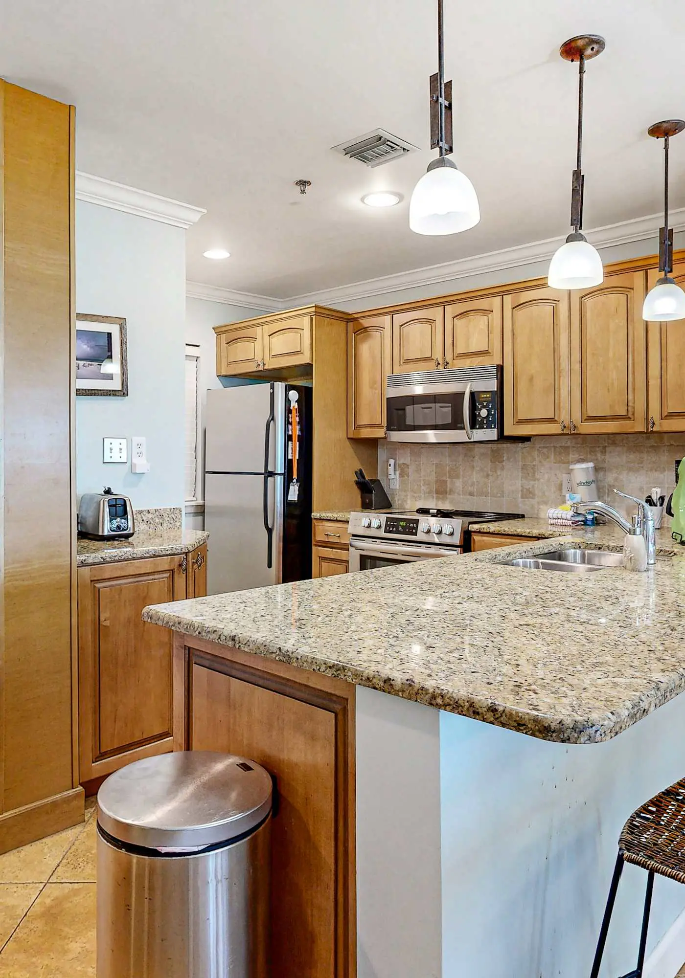 2BR Gulf View Condo, Steps to Beach