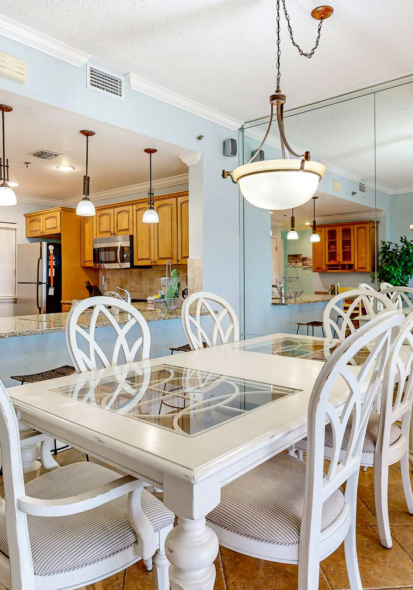 2BR Gulf View Condo, Steps to Beach