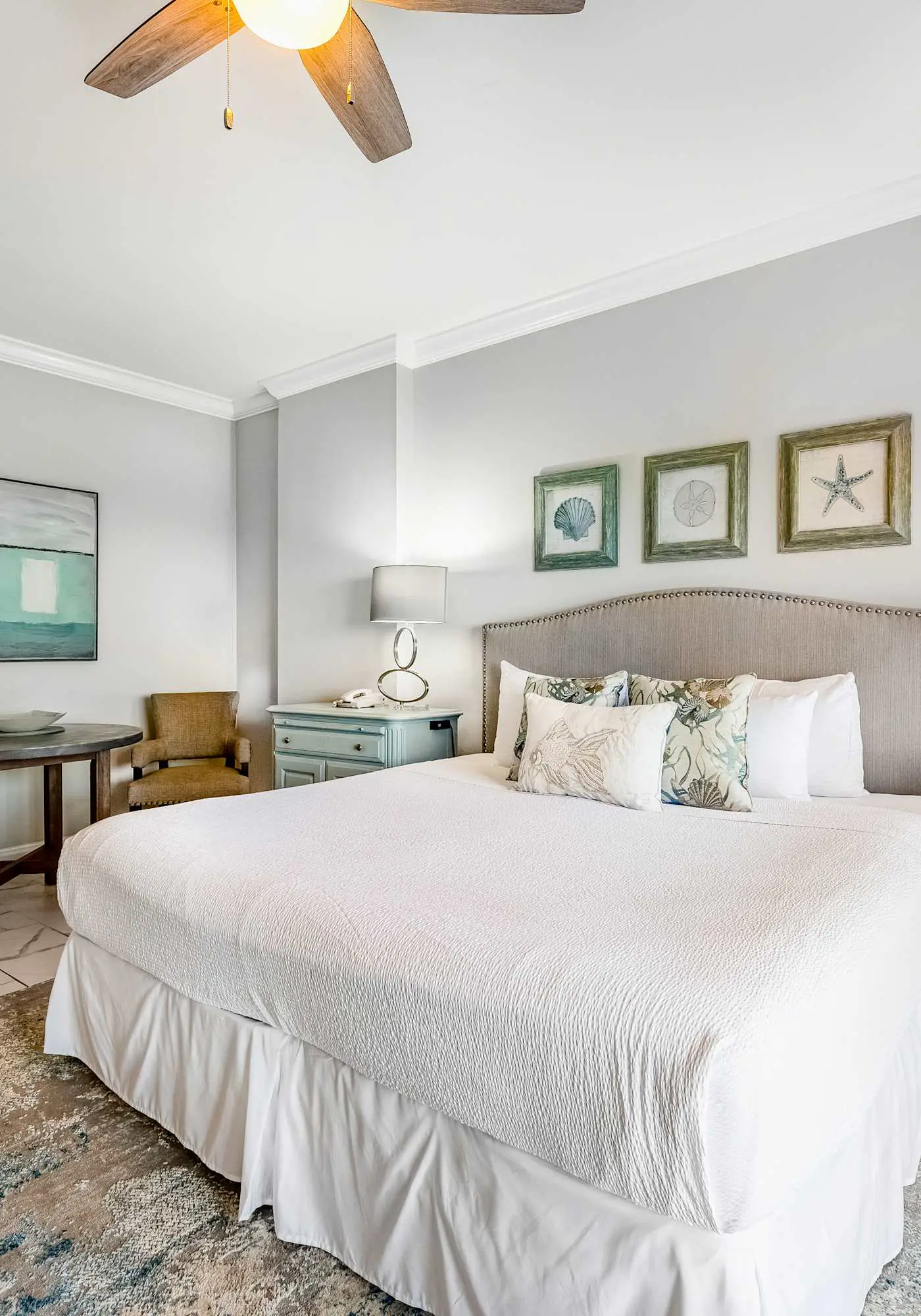 Gulf-view studio for 2 with pool access