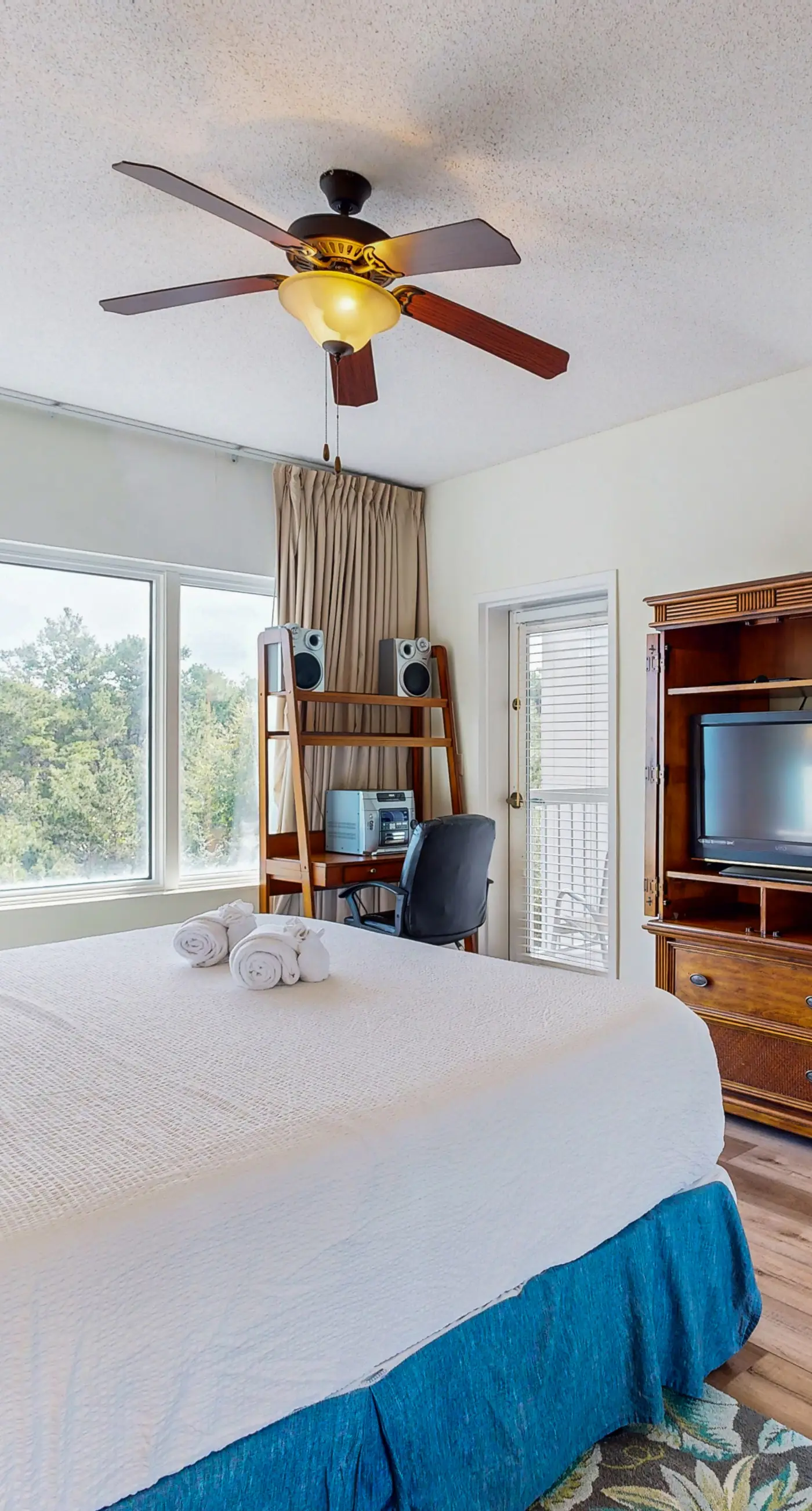 Resort Condo with Pools Hot Tub Sauna and Gym