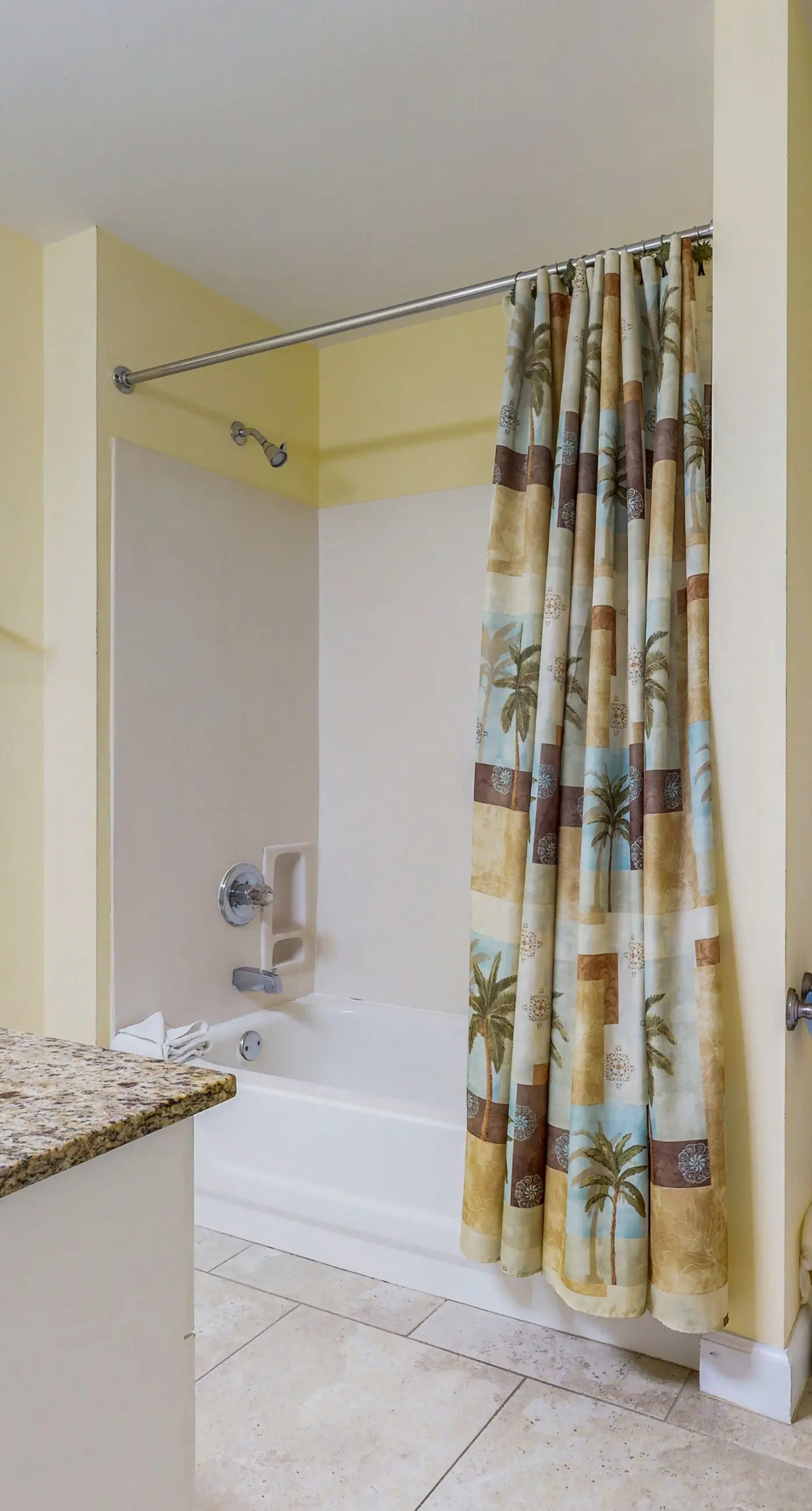 Resort Condo with Pools Hot Tub Sauna and Gym