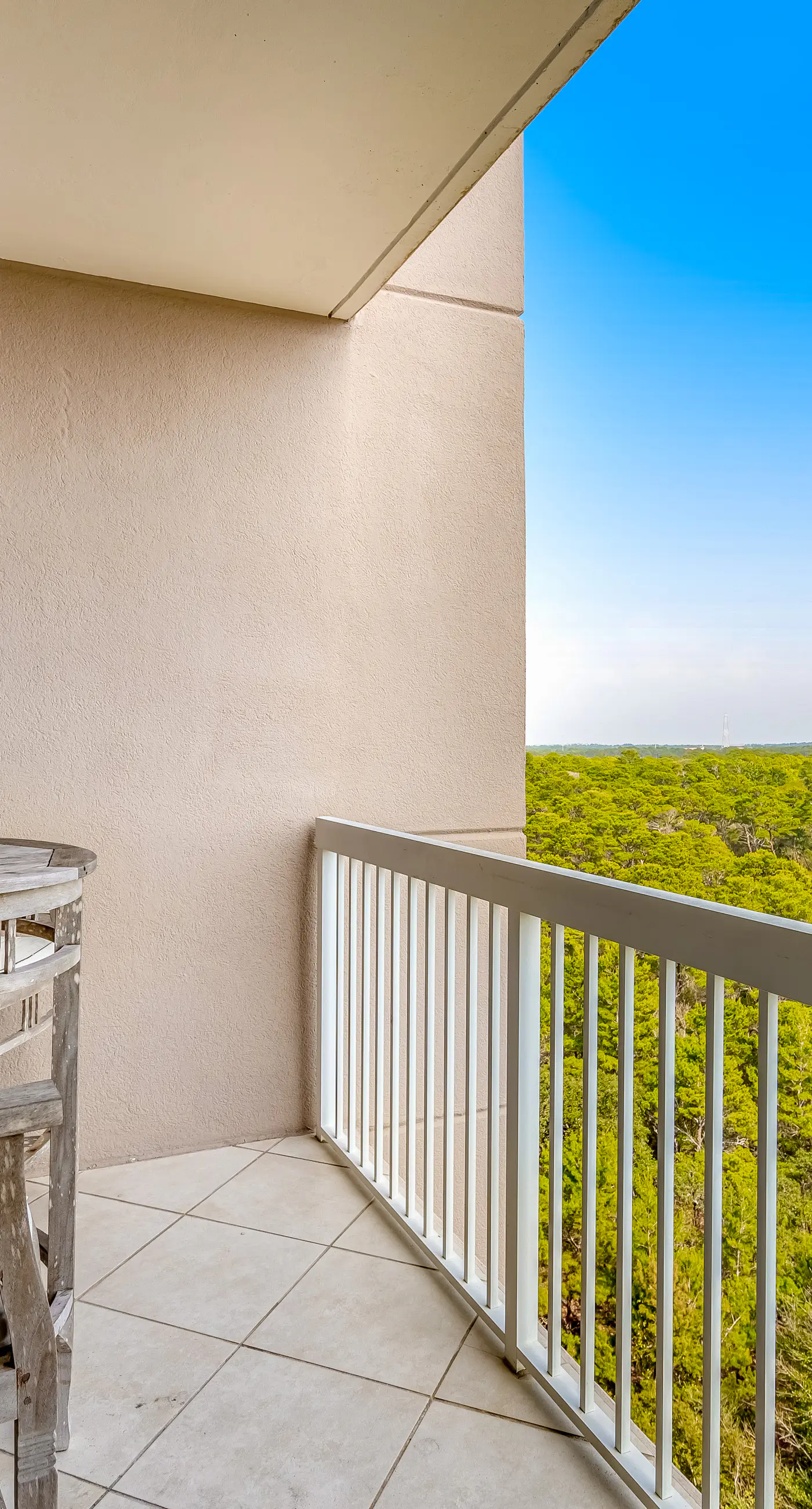 Gulf View Studio with Balcony Pools and Tennis