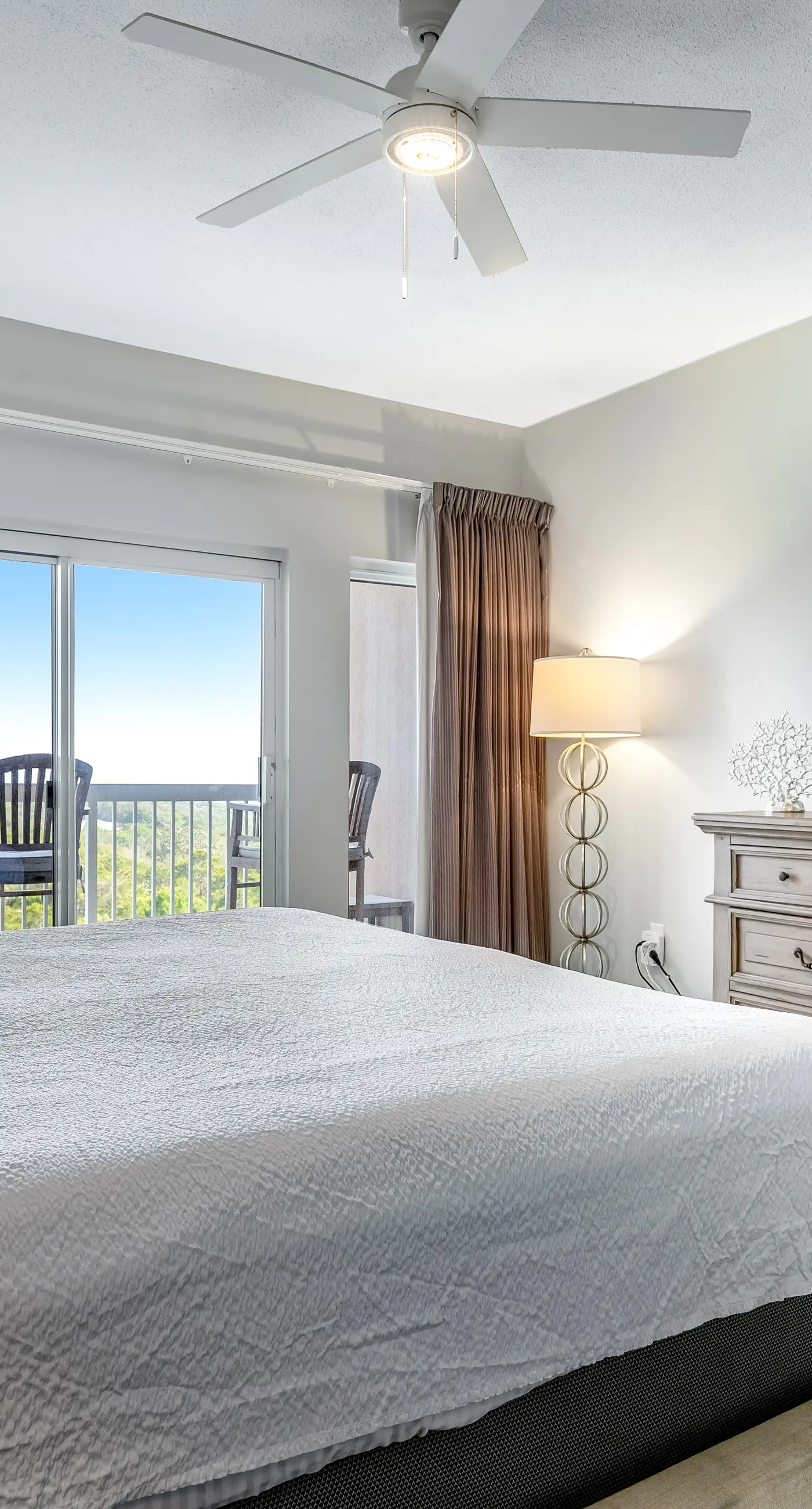 Gulf View Studio with Balcony Pools and Tennis