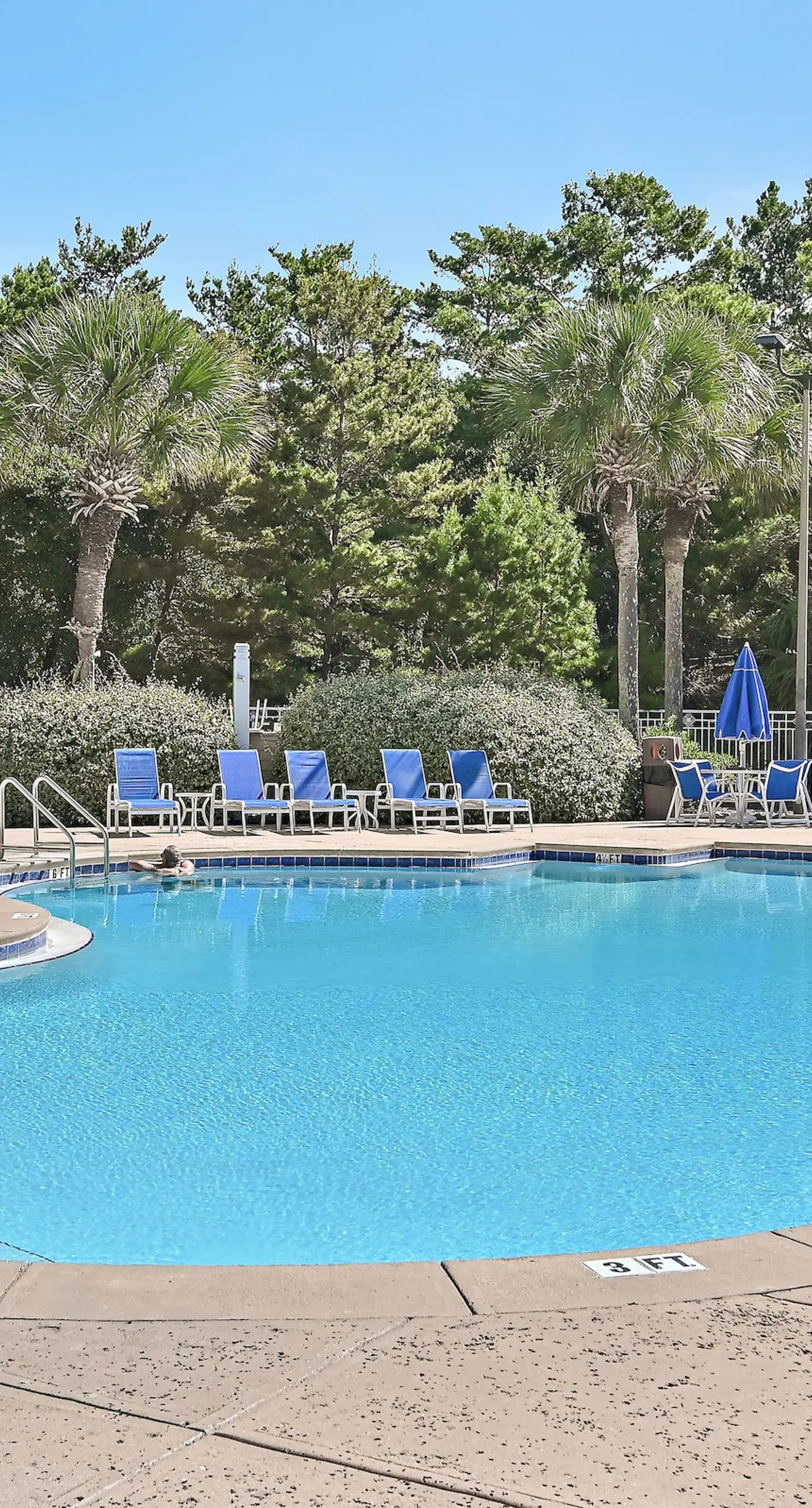 Sunrise-View Condo with Pools Tennis and Tram