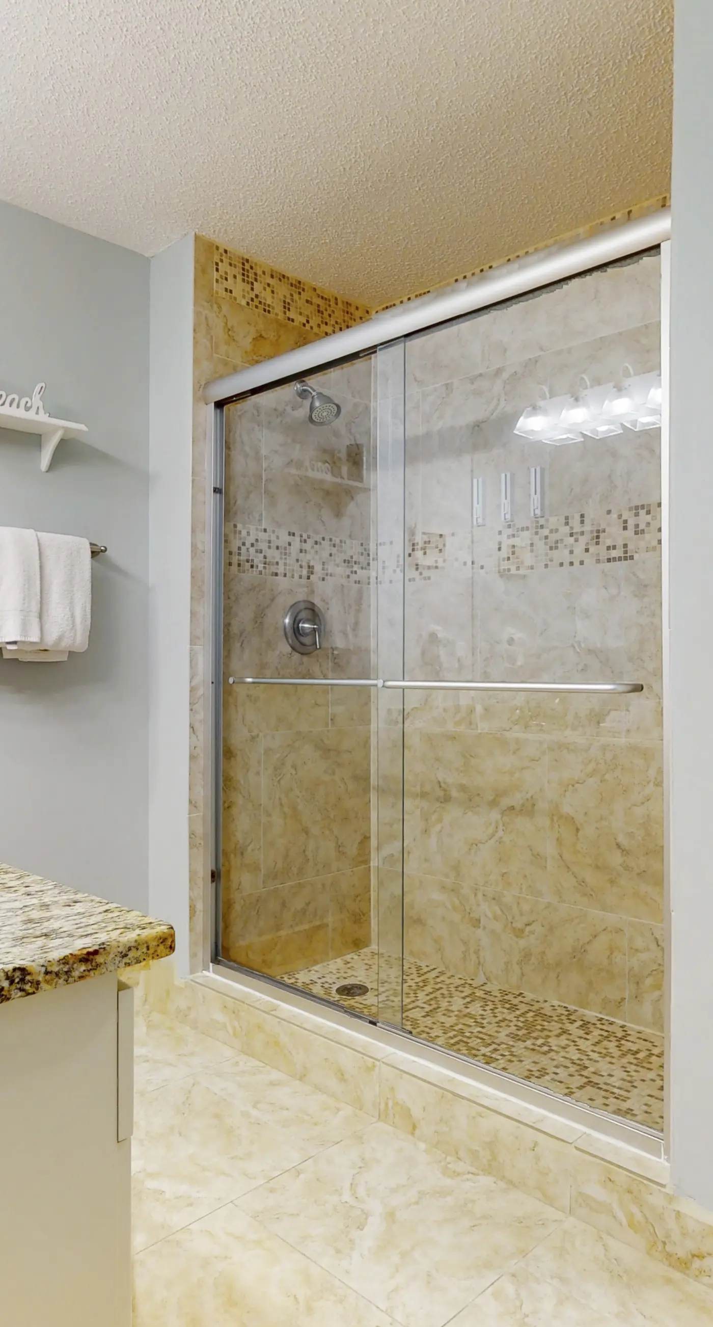 Sunrise-View Condo with Pools Tennis and Tram