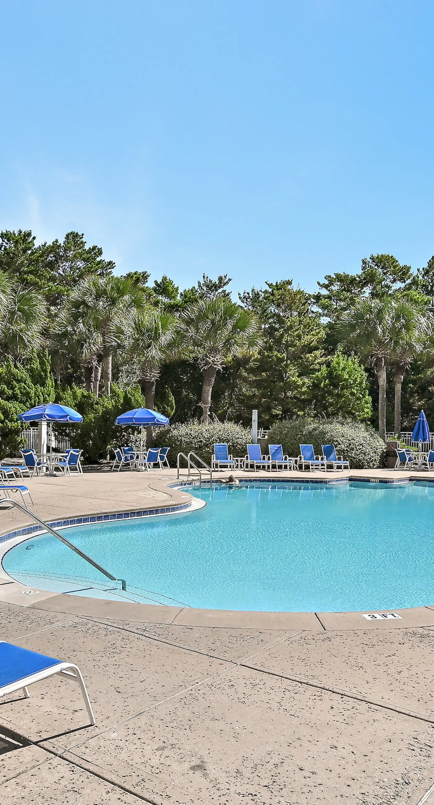 Sunrise-View Condo with Pools Tennis and Tram