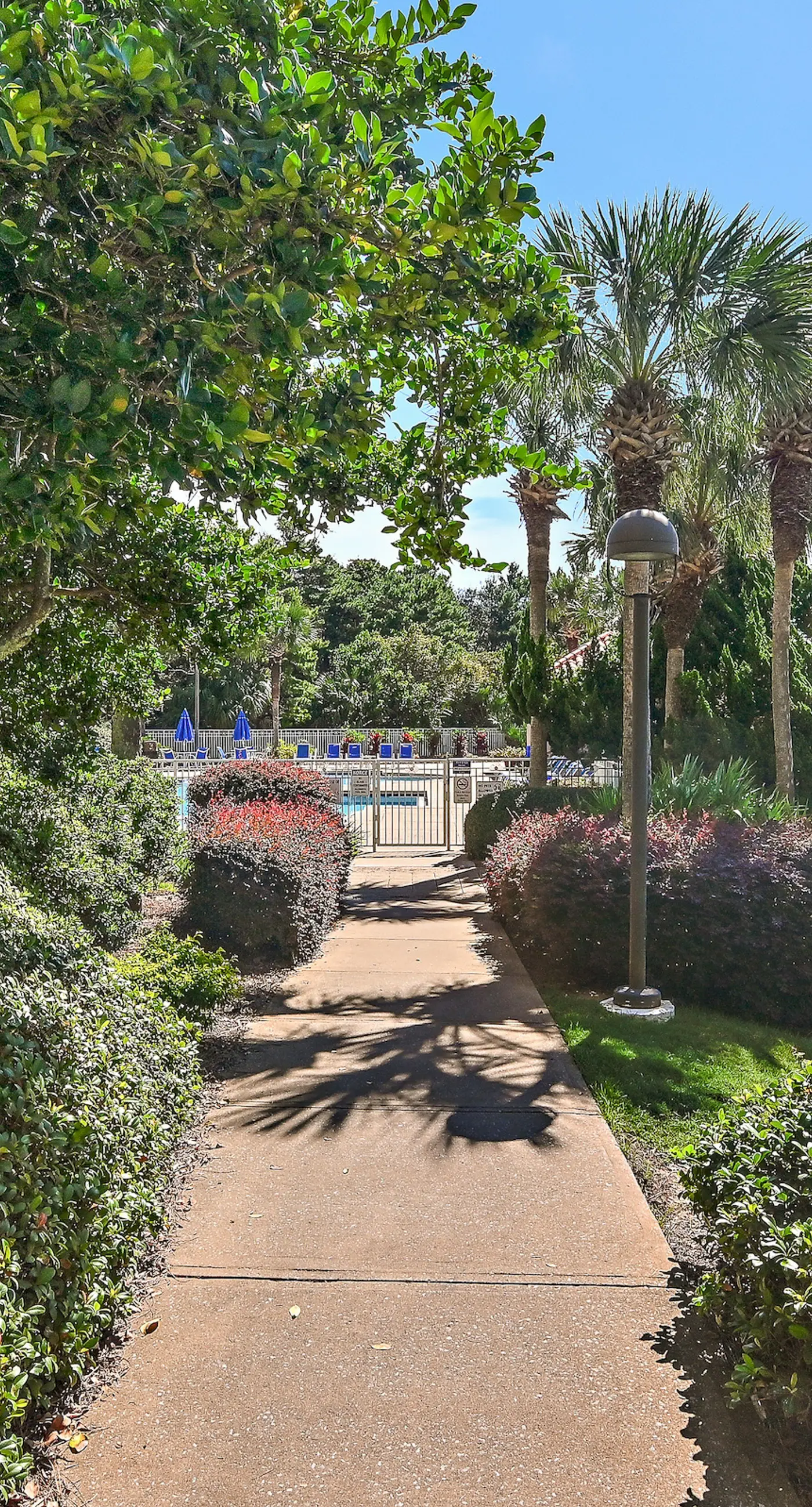 Sunrise-View Condo with Pools Tennis and Tram