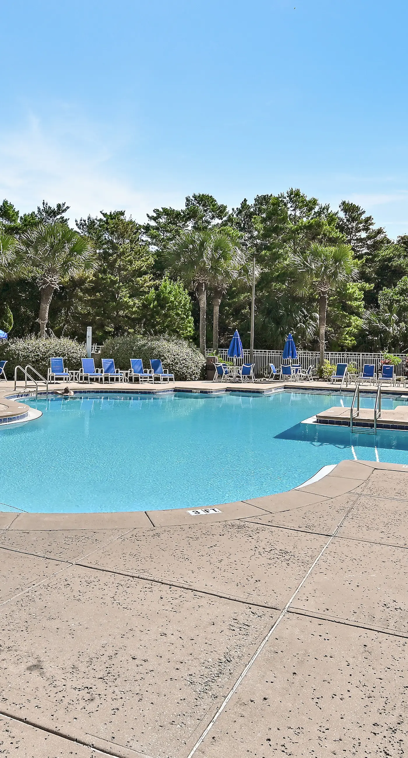 Sunrise-View Condo with Pools Tennis and Tram