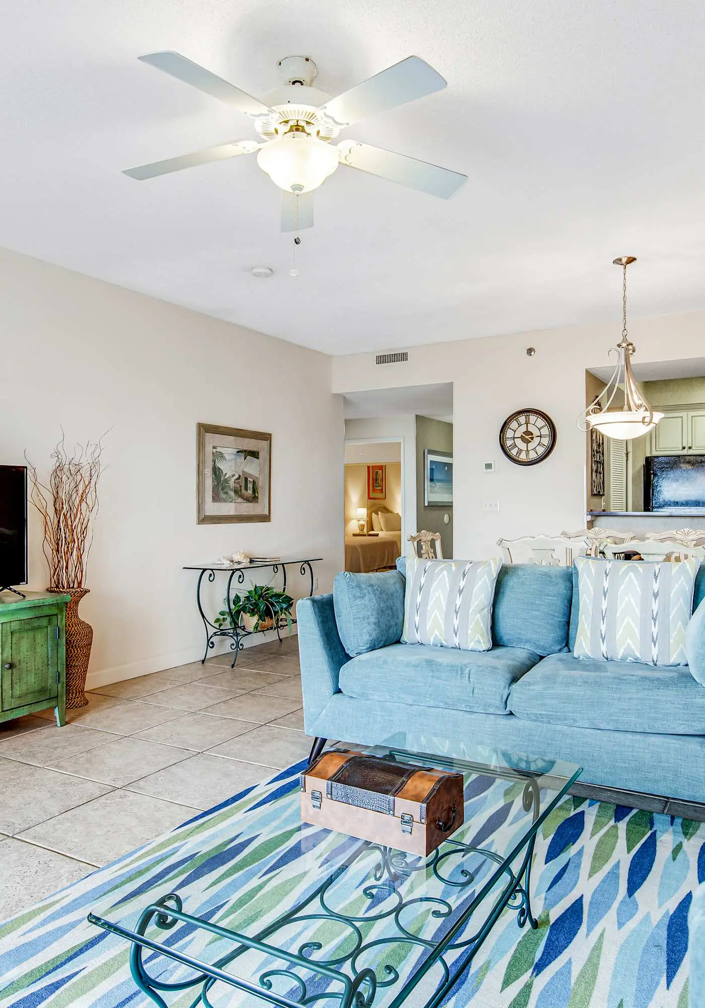 2BR Gulf view, private balcony, pool access