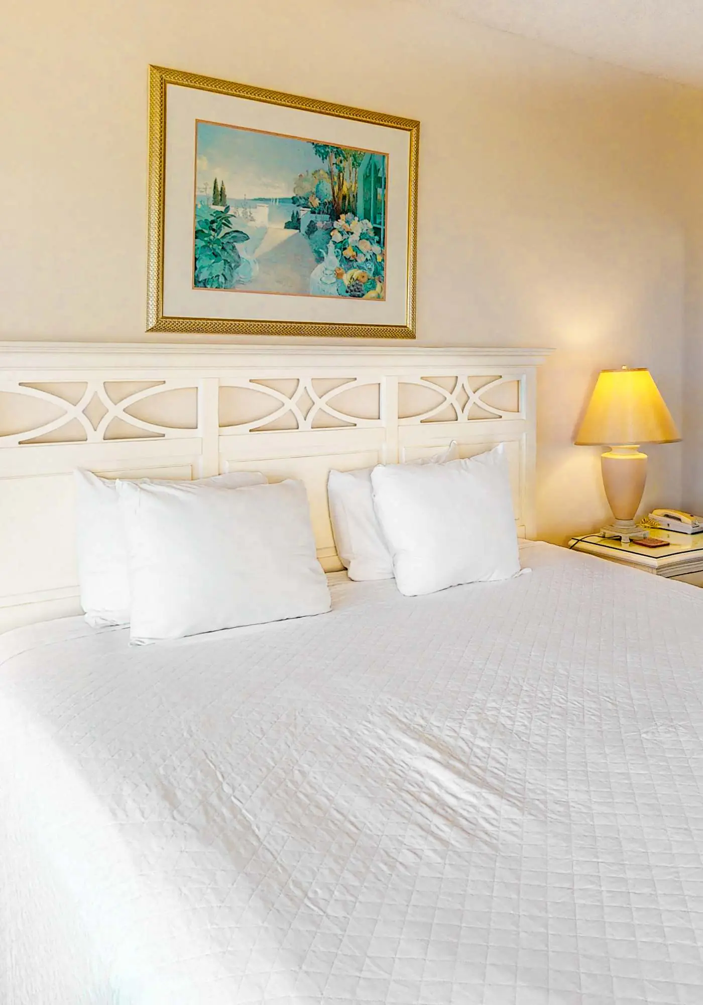 2BR Gulf view, private balcony, pool access