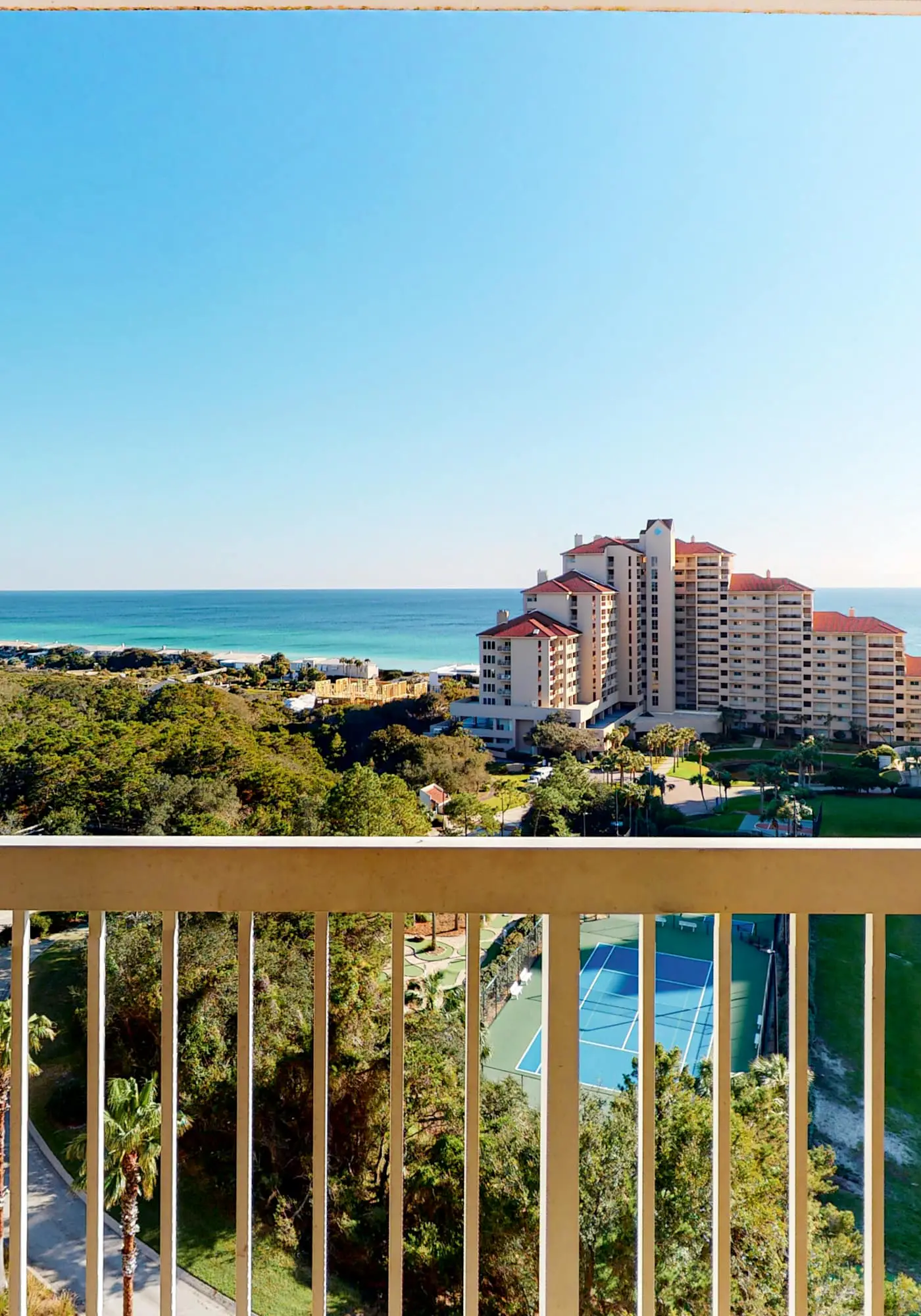 2BR Gulf view, private balcony, pool access