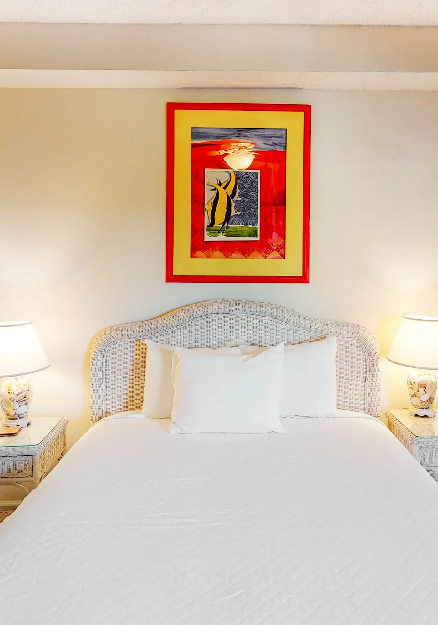2BR Gulf view, private balcony, pool access