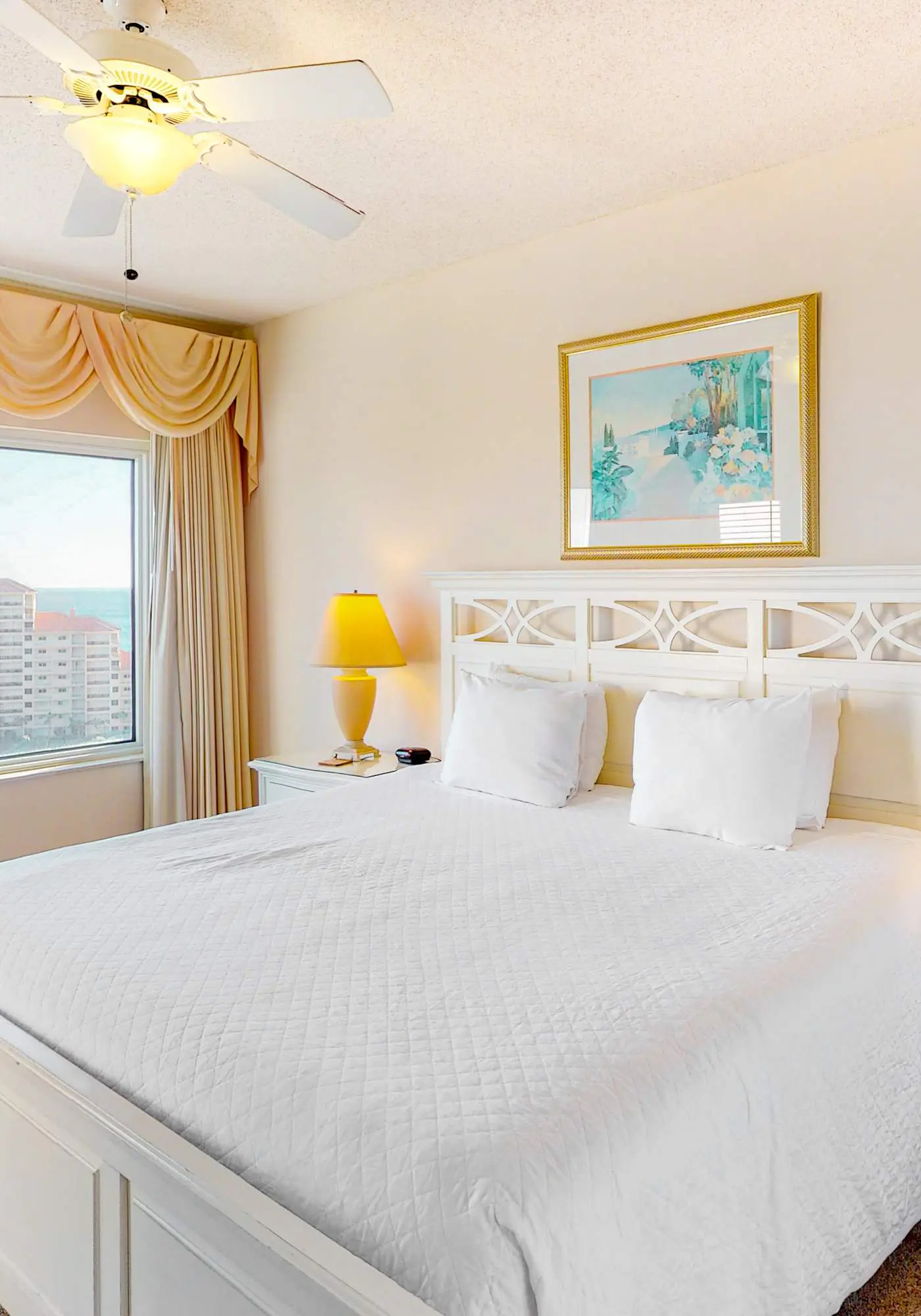 2BR Gulf view, private balcony, pool access