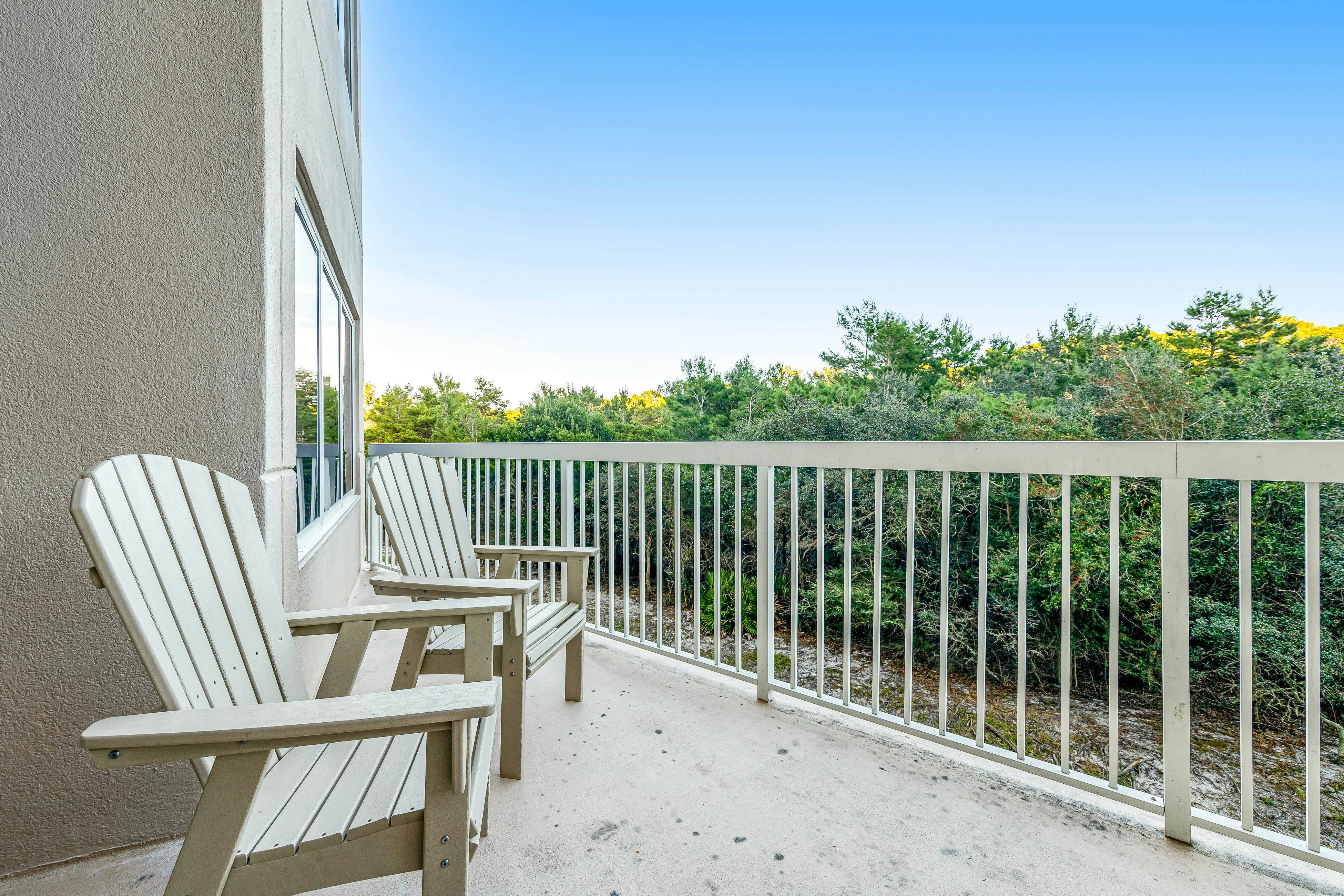 Waterfront Condo with Pool and Sauna