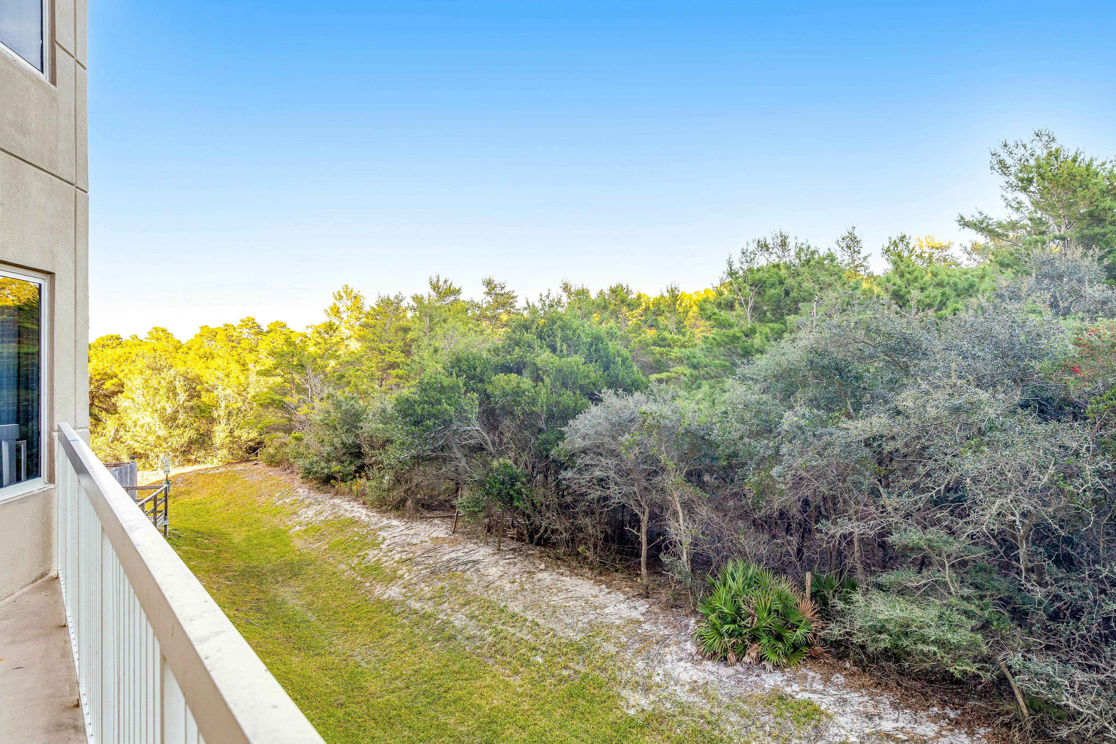 Waterfront Condo with Pool and Sauna