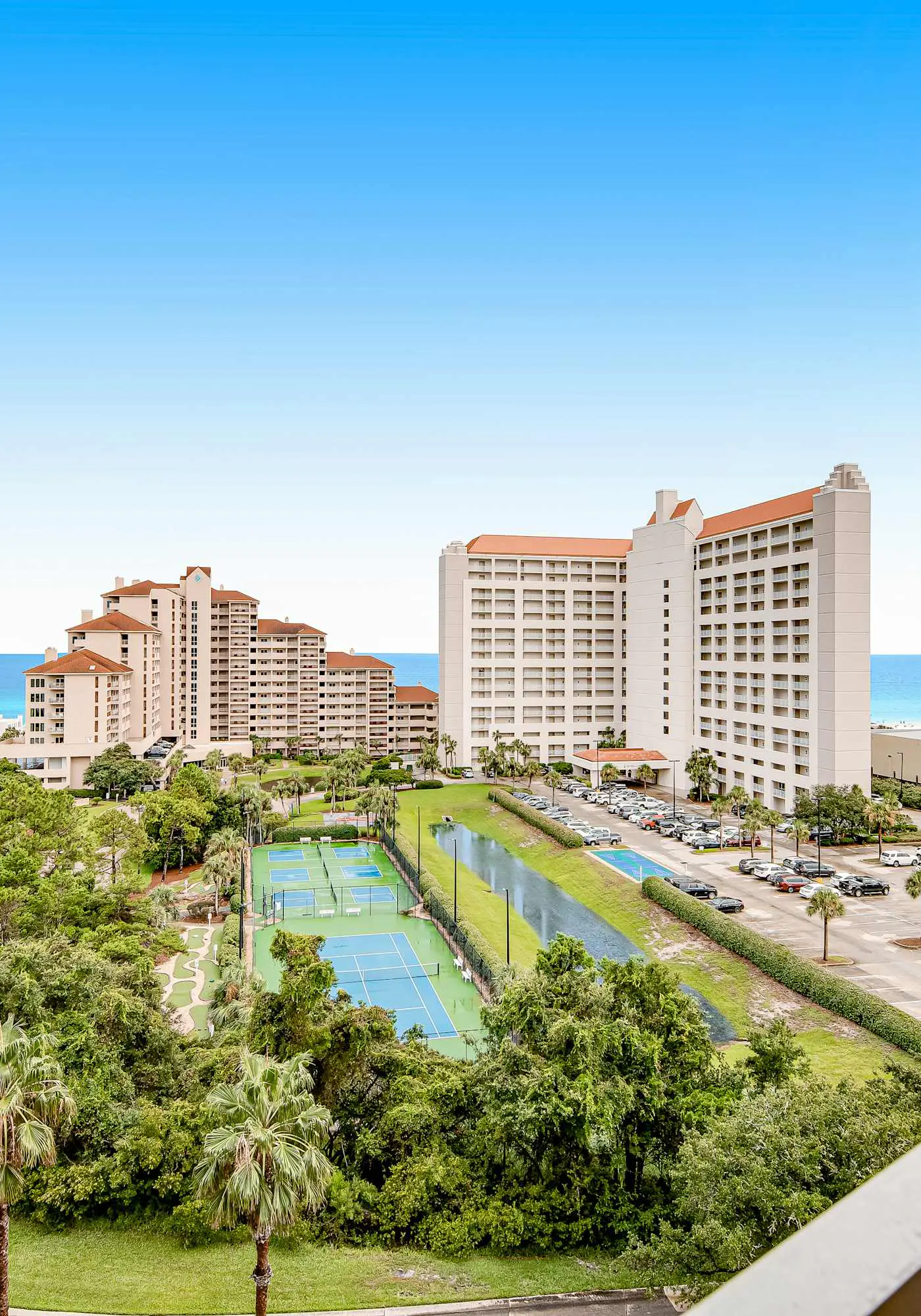 Exclusive Gulf view condo with hot tub access