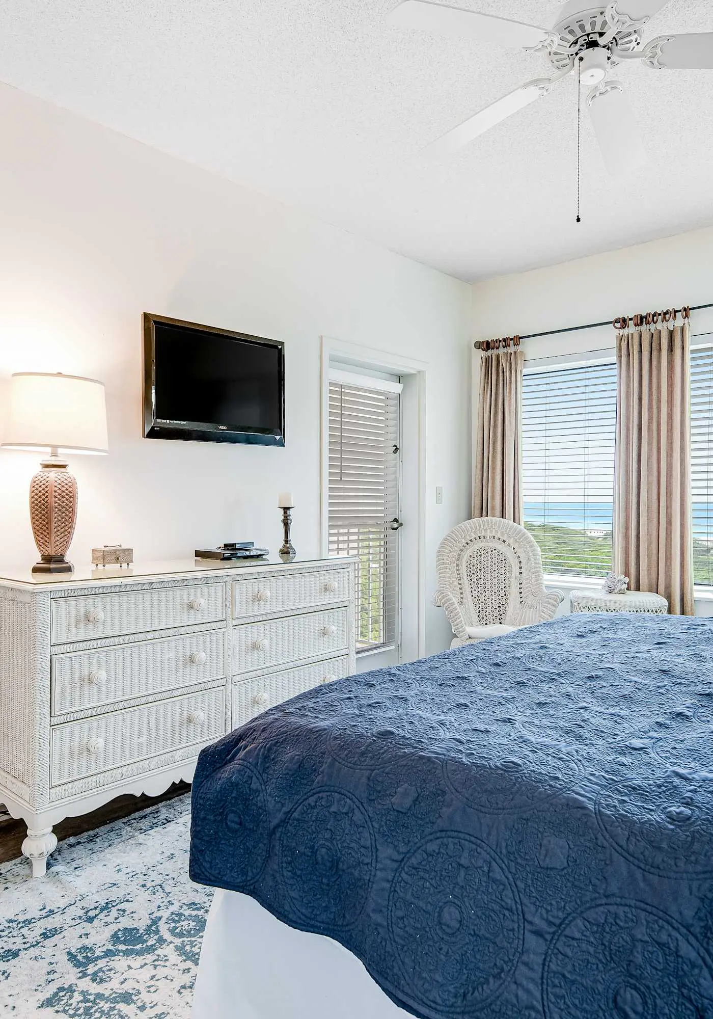 Exclusive Gulf view condo with hot tub access