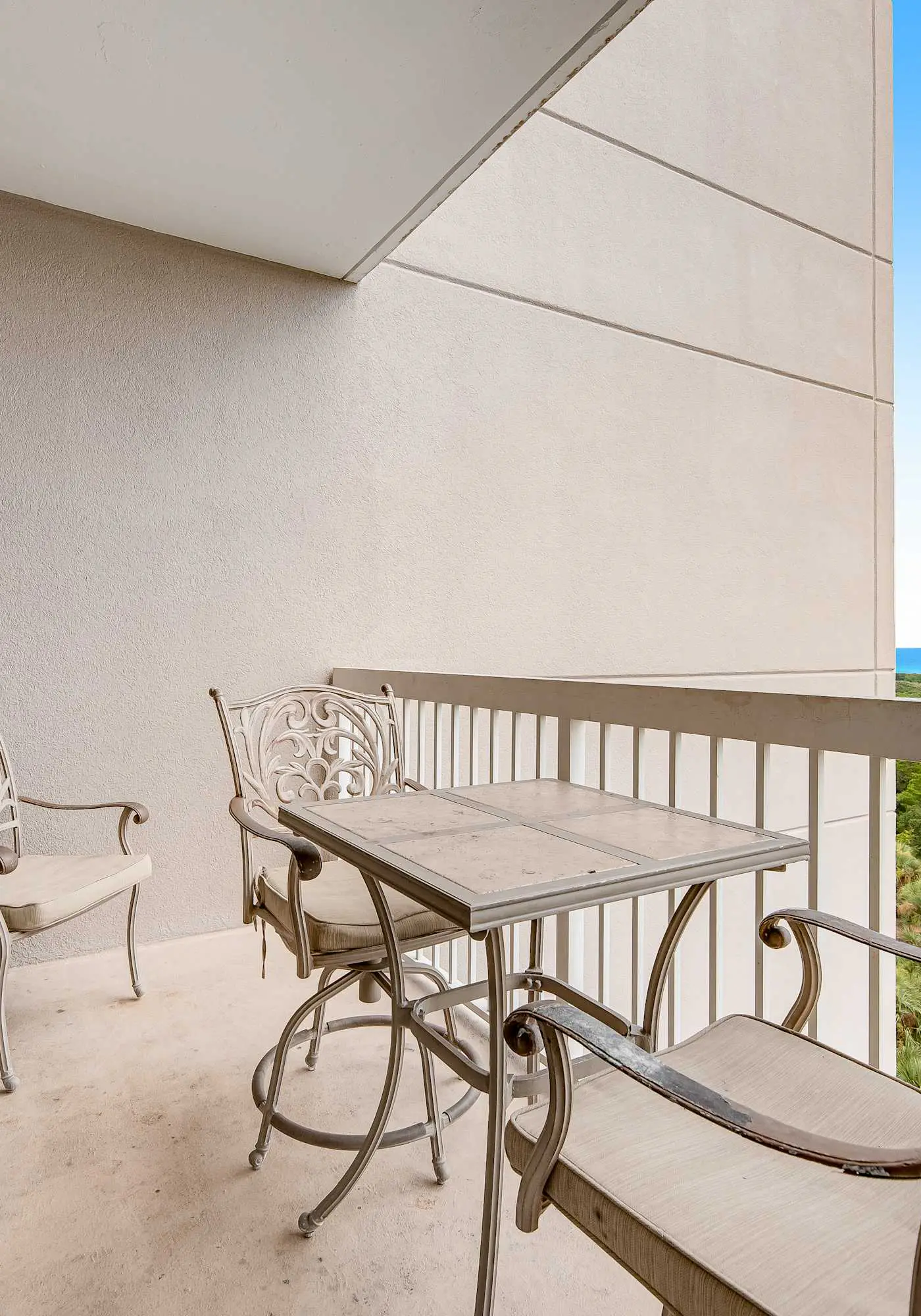 Exclusive Gulf view condo with hot tub access