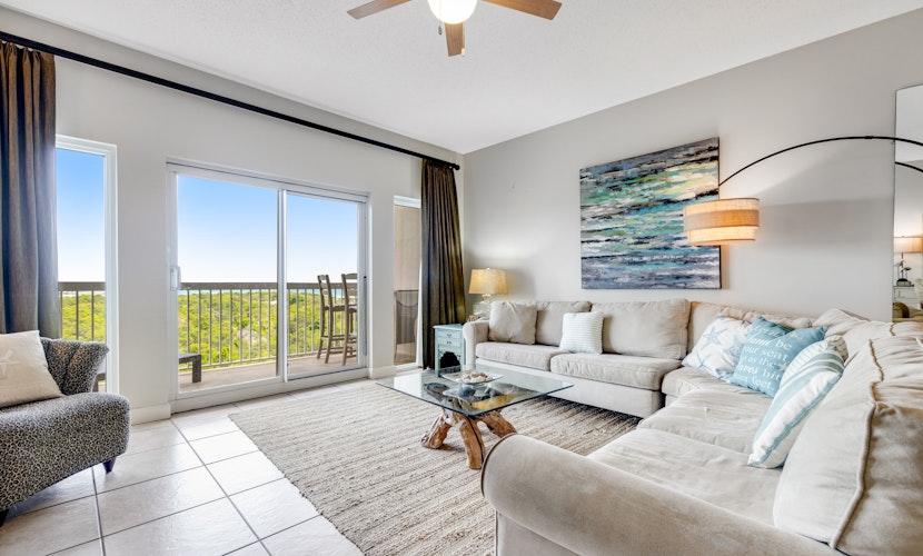 2BR Gulf View Condo with Pools and Beach Tram