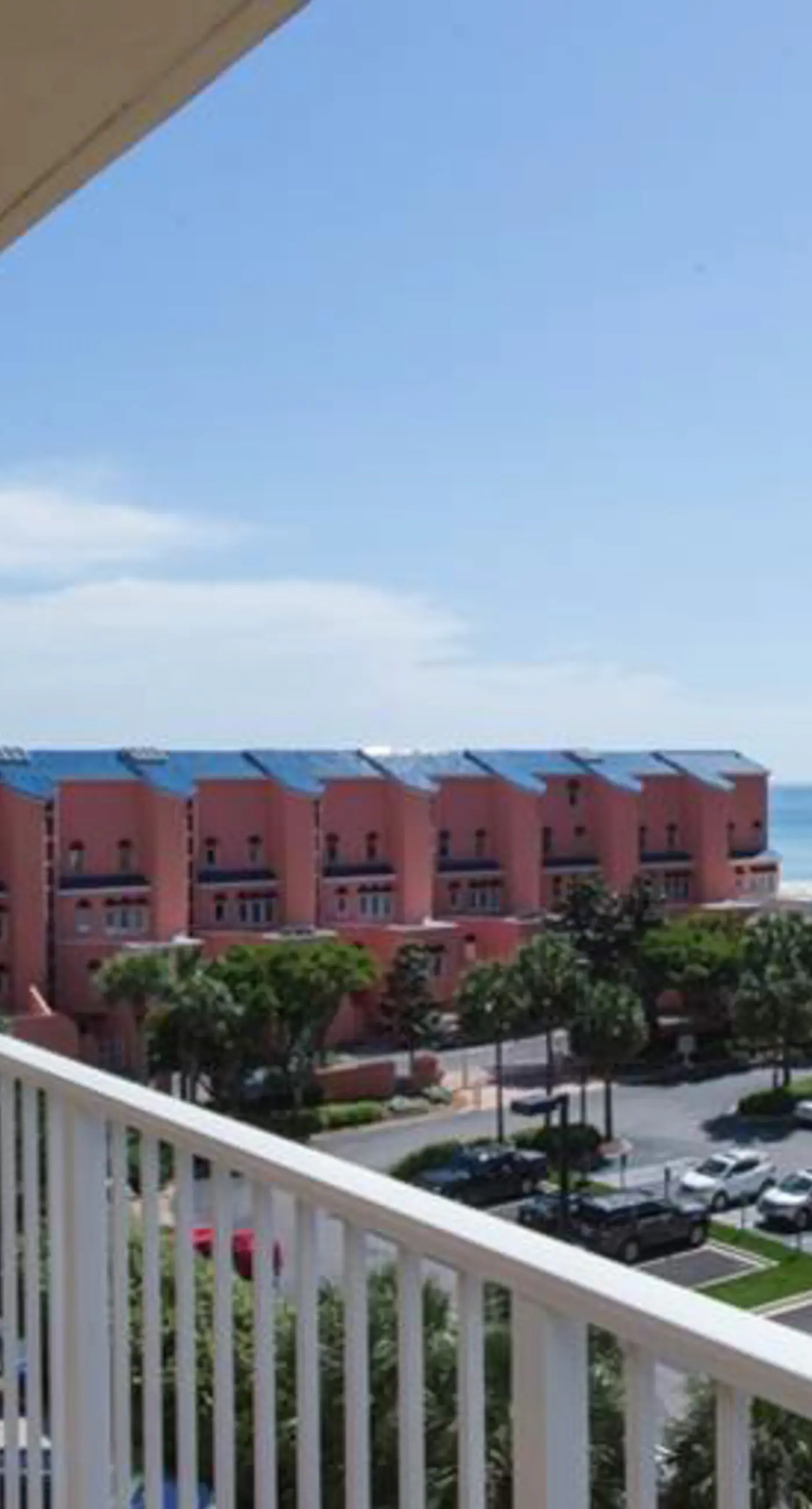 Beachfront condo with Gulf views and pool