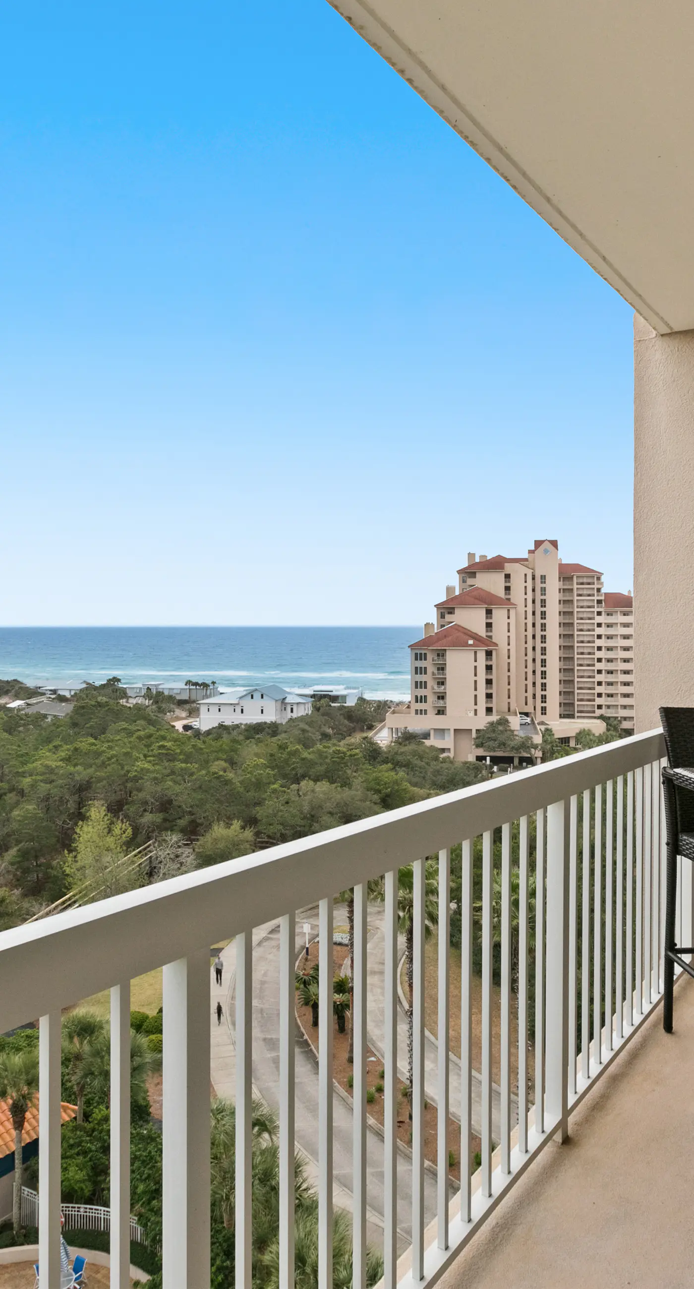 Remodeled Ocean View Suite with Balcony and Pool